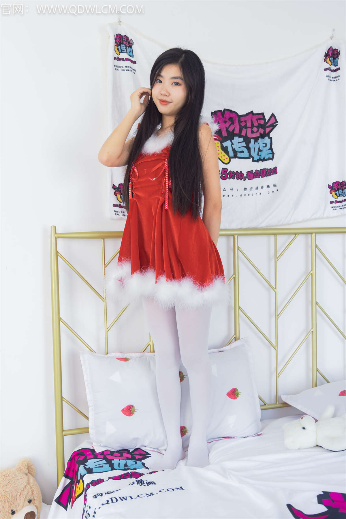 图片[2]-物恋传媒 NO.1405 米米-圣诞恋歌-日更街拍