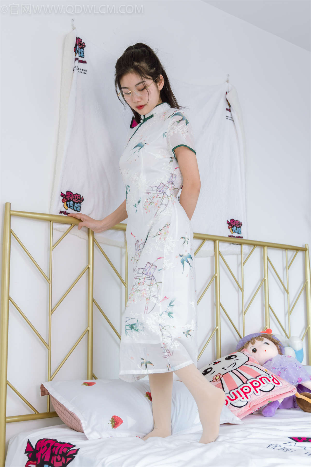 物恋传媒 NO.1170 米米-不一样的旗袍-日更街拍