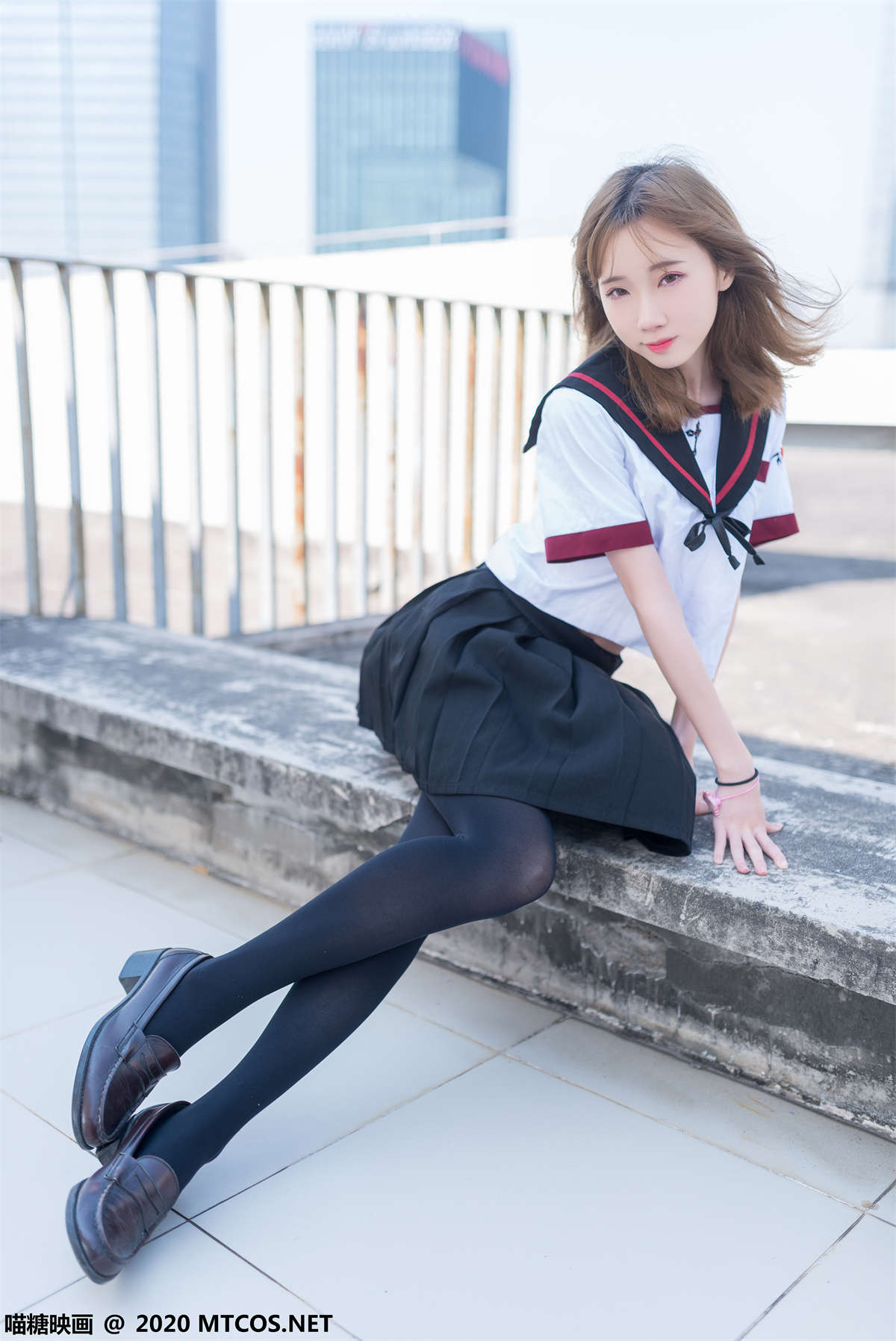 喵糖映画 VOL.322 天台少女-日更街拍