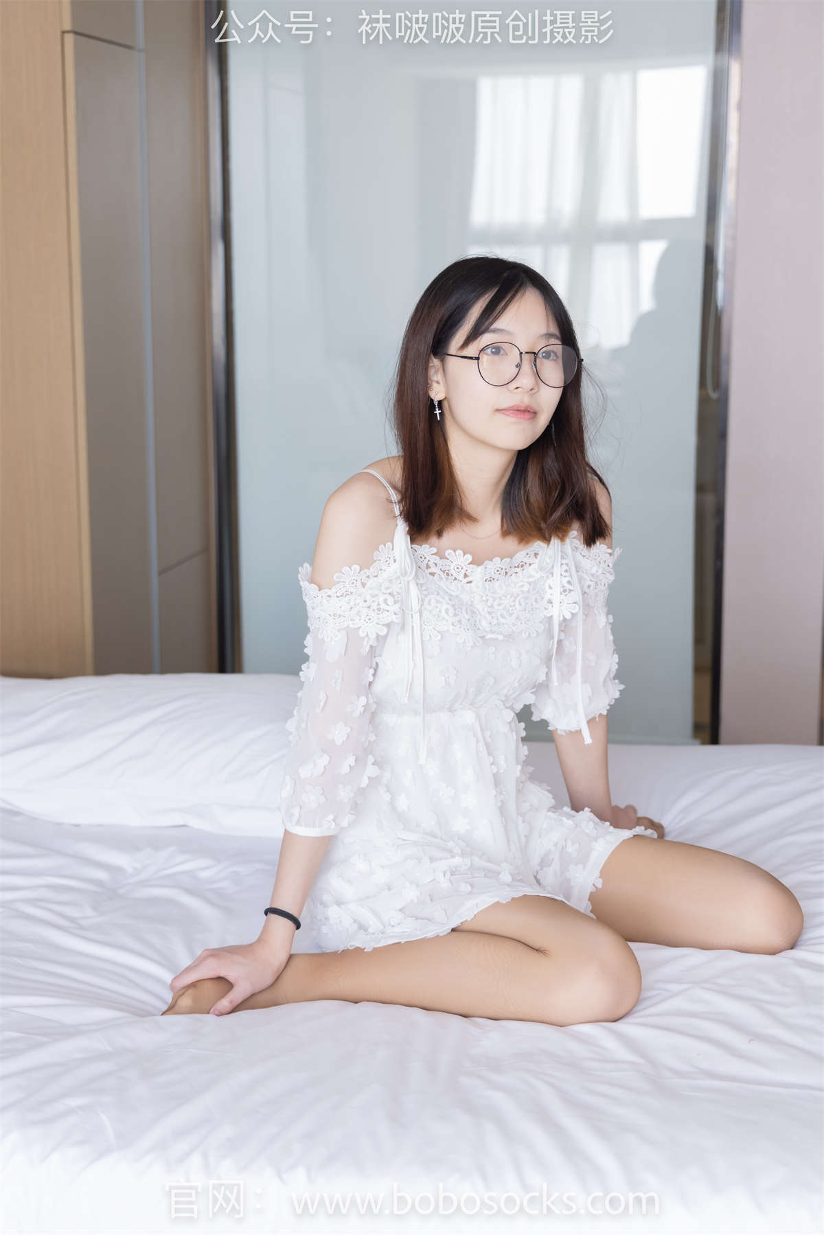 图片[2]-袜啵啵 No.149 小甜豆-高跟鞋、咖啡色丝袜（脚尖透明款）、肉丝打底（脚尖透明款）、（两双丝袜叠穿）花絮版-日更街拍