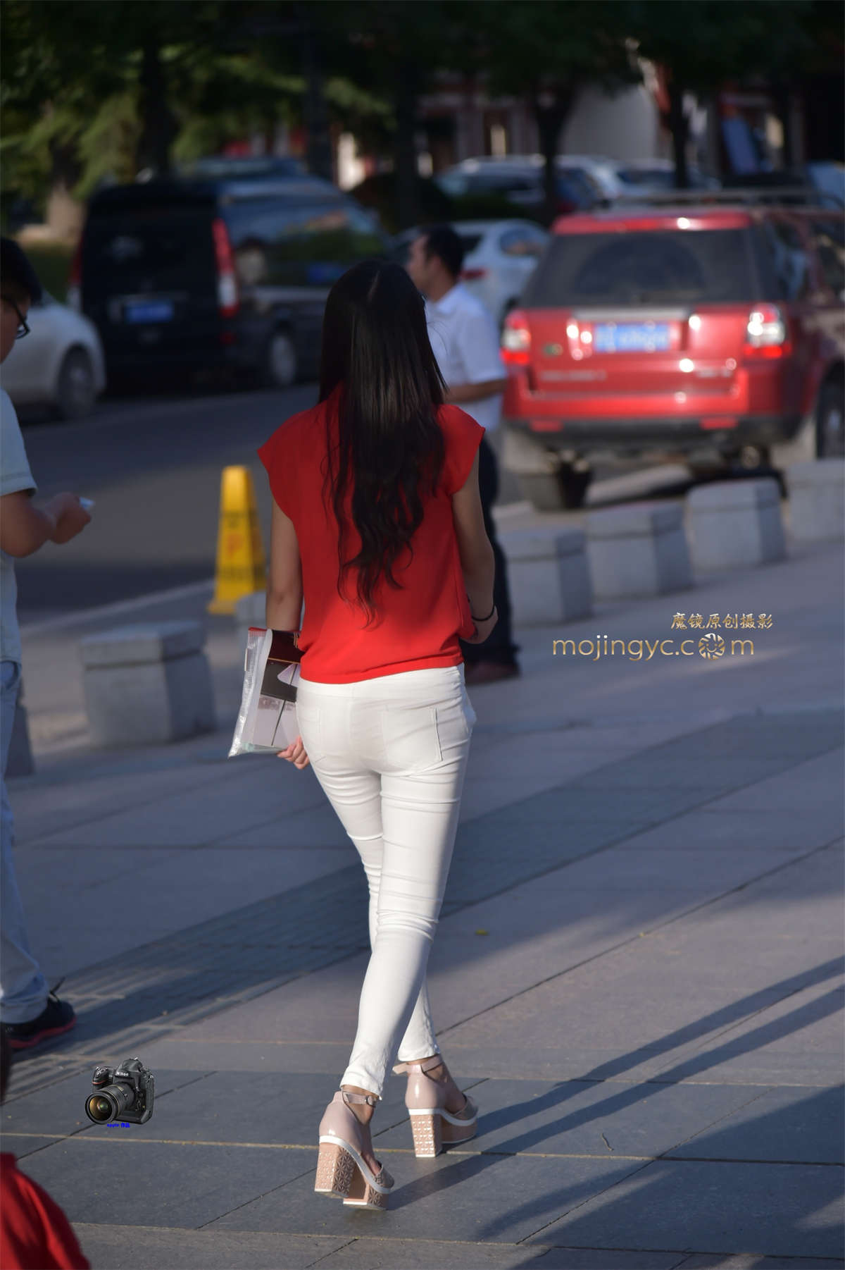 2015-08-28j紧身长白裤少妇（11P）-日更街拍