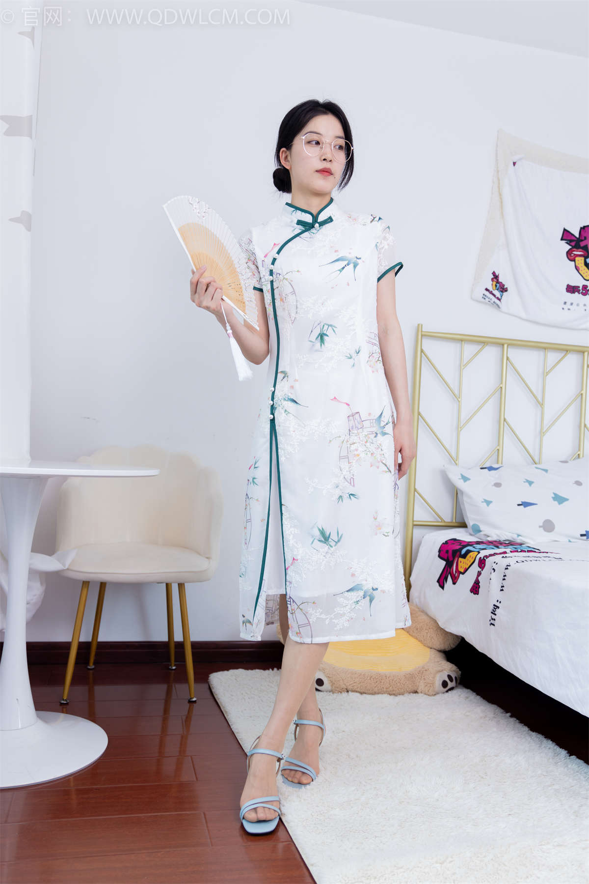 物恋传媒 NO.1678 茯苓-黄昏里渐暗-日更街拍