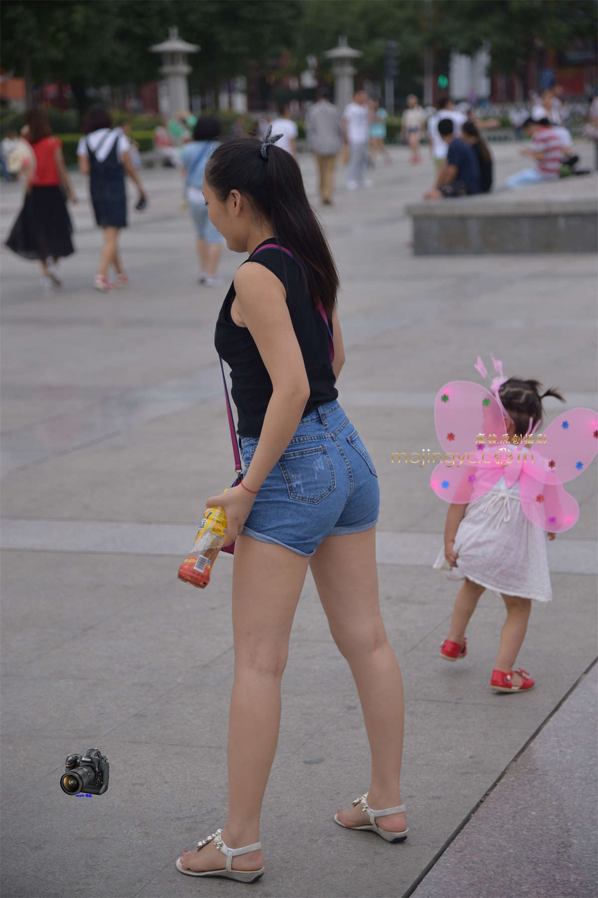 2015-08-28丰满牛仔短裤少妇（8P）-日更街拍