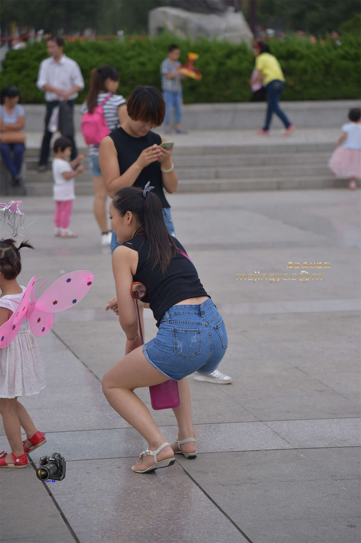 图片[2]-2015-08-28丰满牛仔短裤少妇（8P）-日更街拍