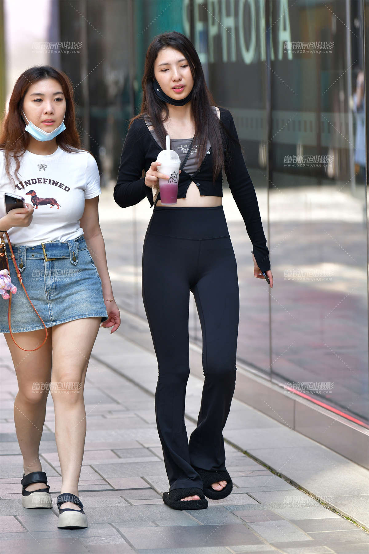 ★紧身裤深蓝美女-日更街拍