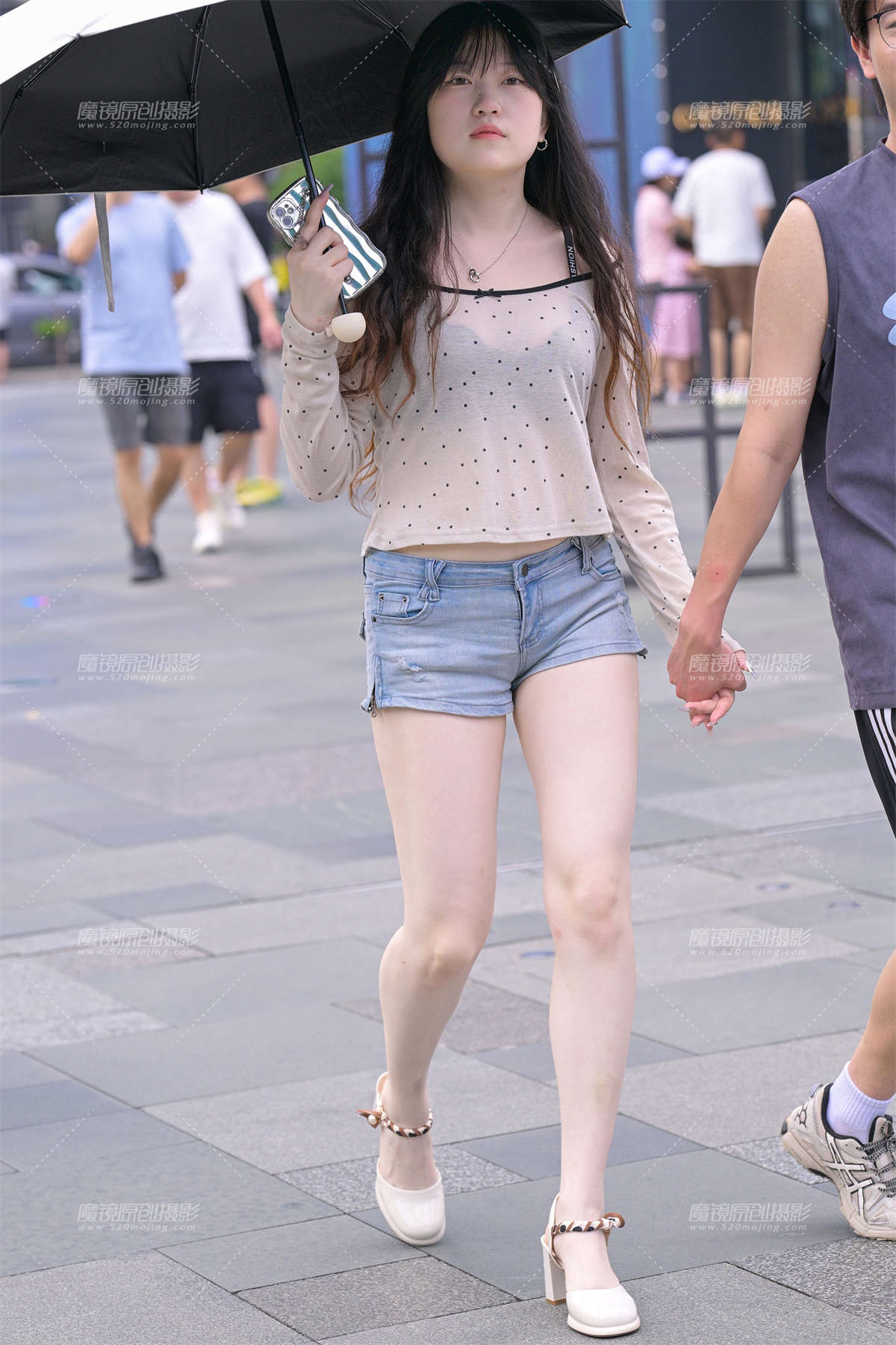 超白嫩邻家小妹-日更街拍