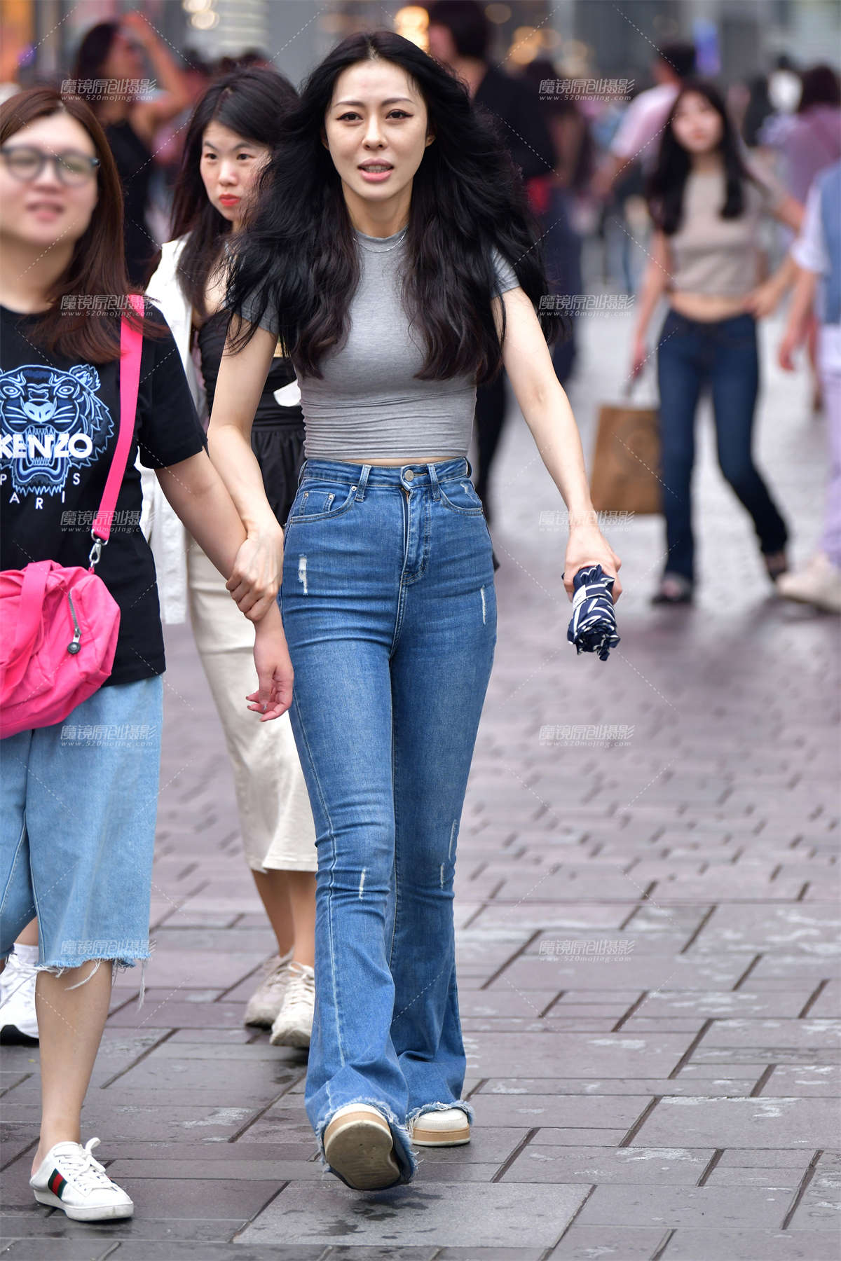 ★紧身蓝牛美女插图1