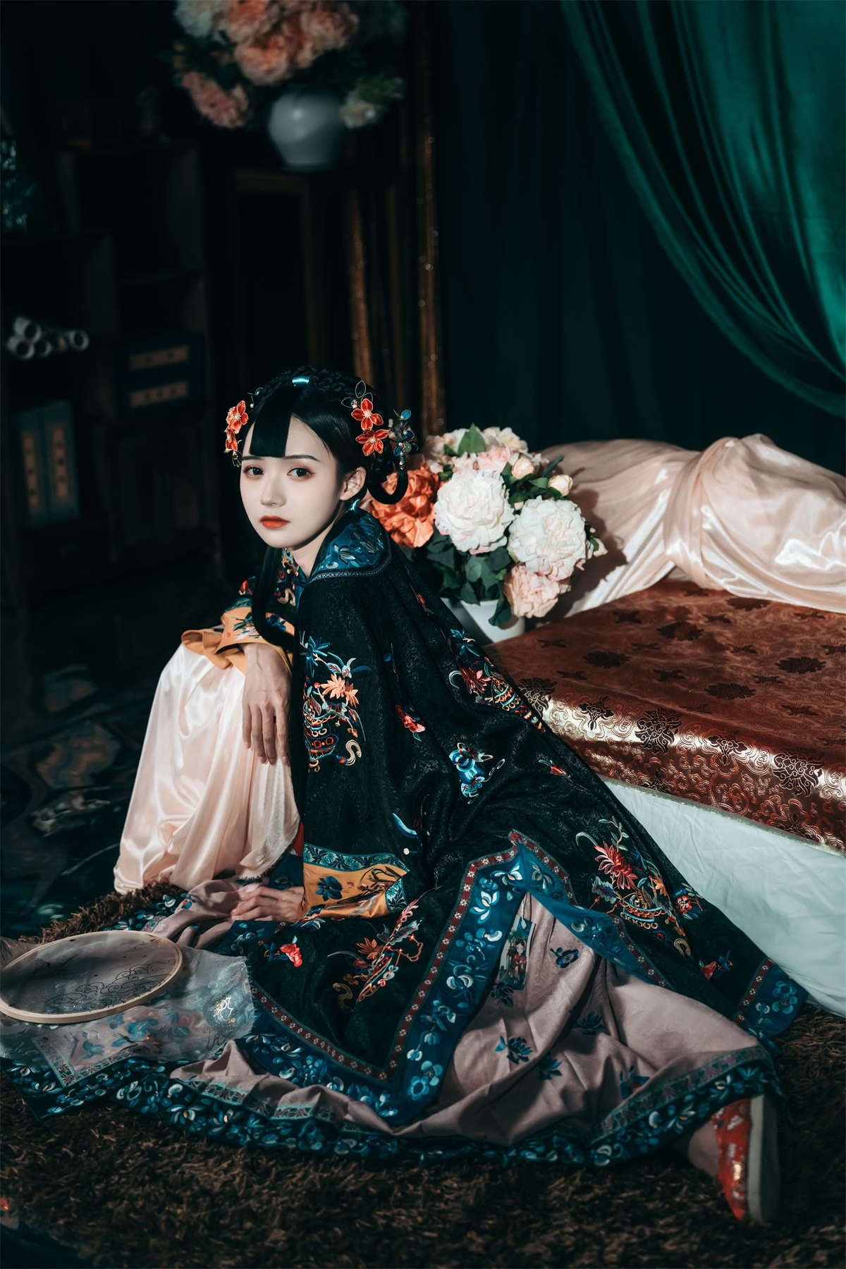 YITUYU艺图语 2023.01.01 经年旧梦-清汉女 兔子Zzz不吃胡萝卜-日更街拍