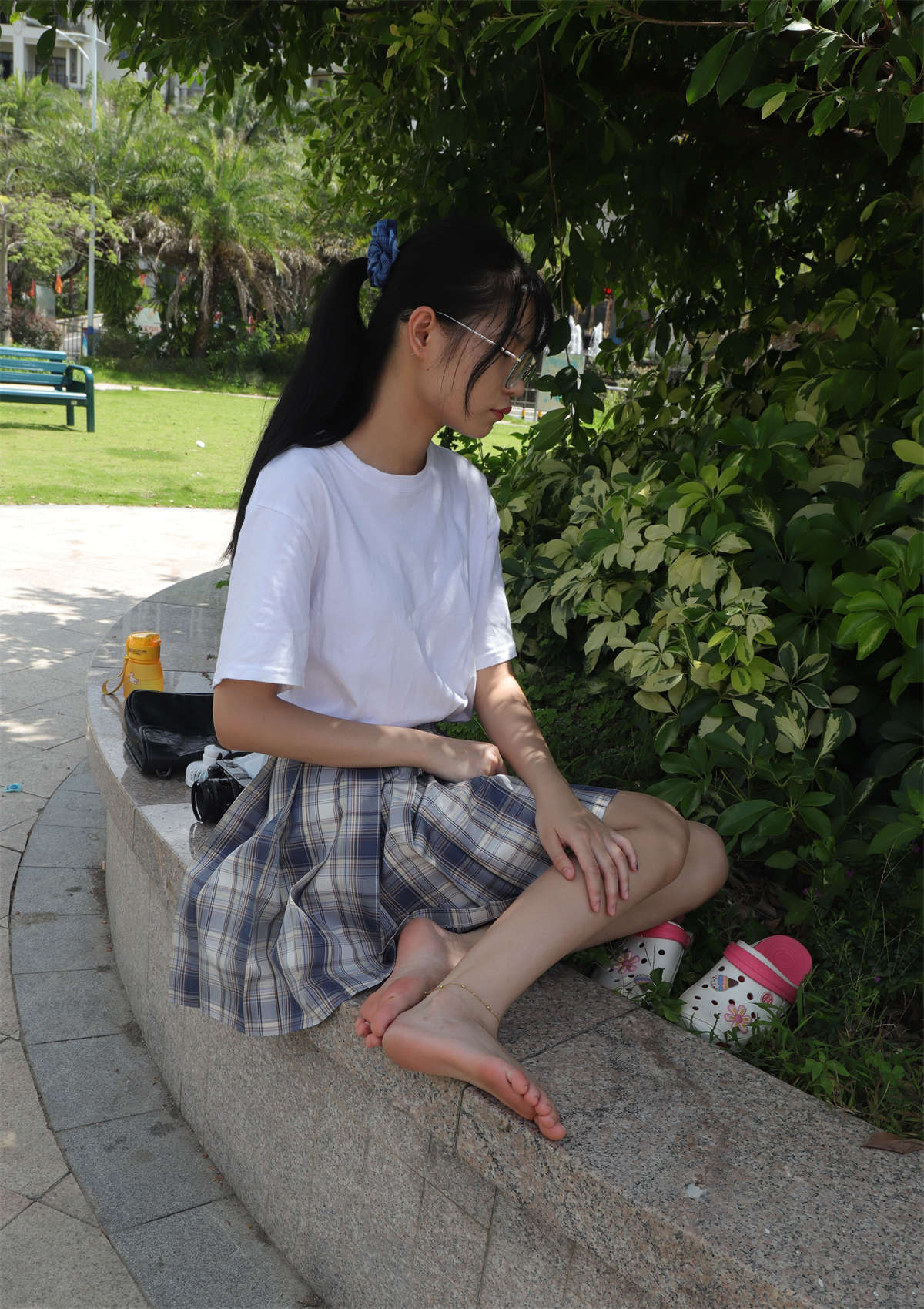 图片[2]-aappary摄影 No.003 大学生婉萍的雪白美脚-日更街拍