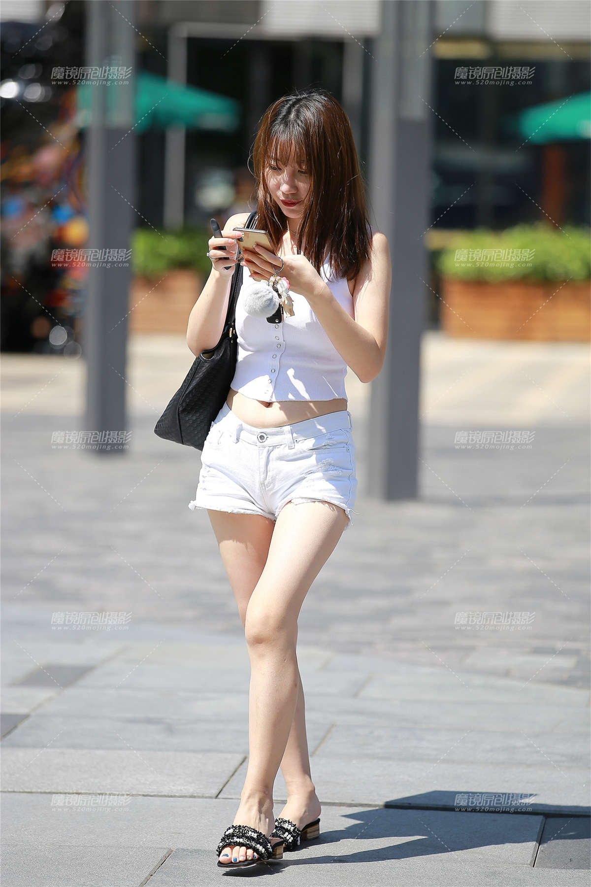 白热裤美眉-日更街拍