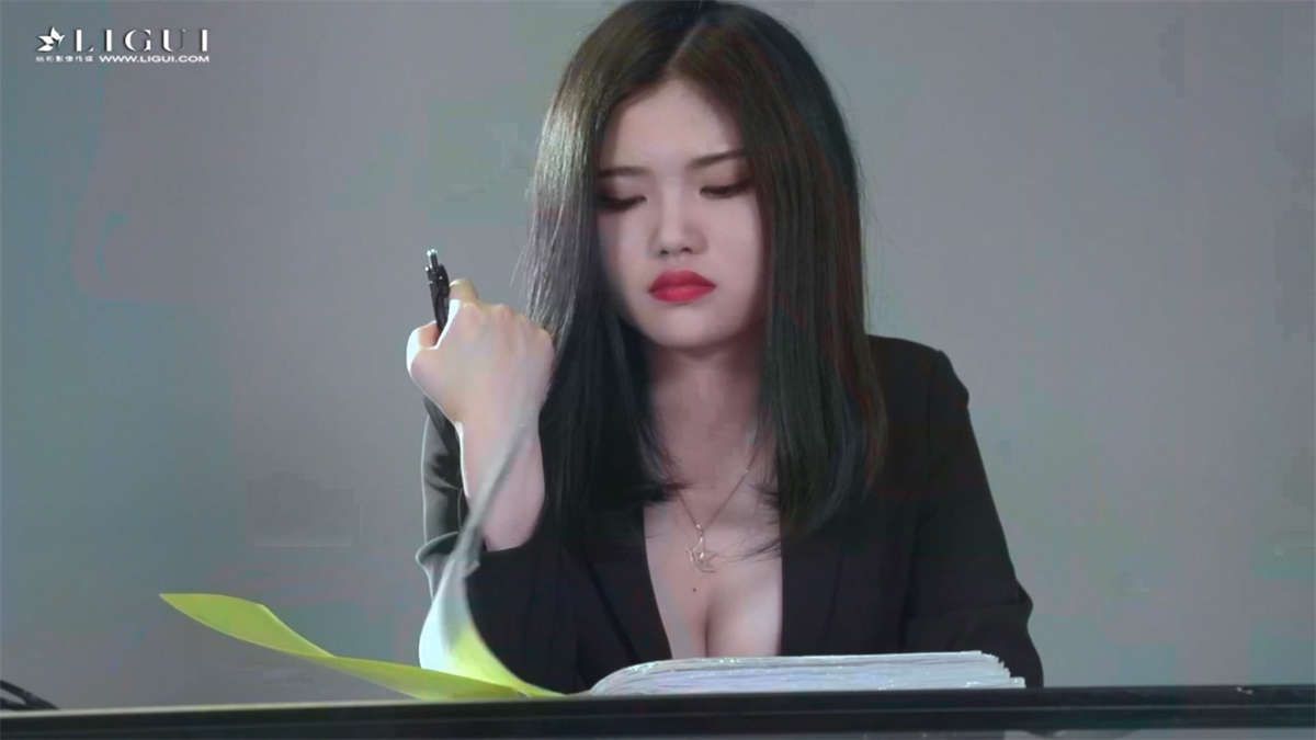 Ligui丽柜视频 2019.11.26 职场新秀 小辫儿-日更街拍