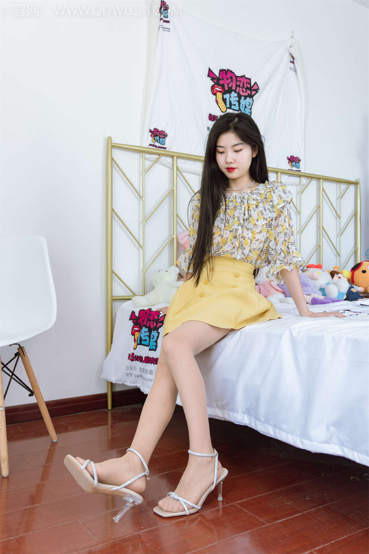 物恋传媒 NO.1462 米米-风吹落叶-日更街拍