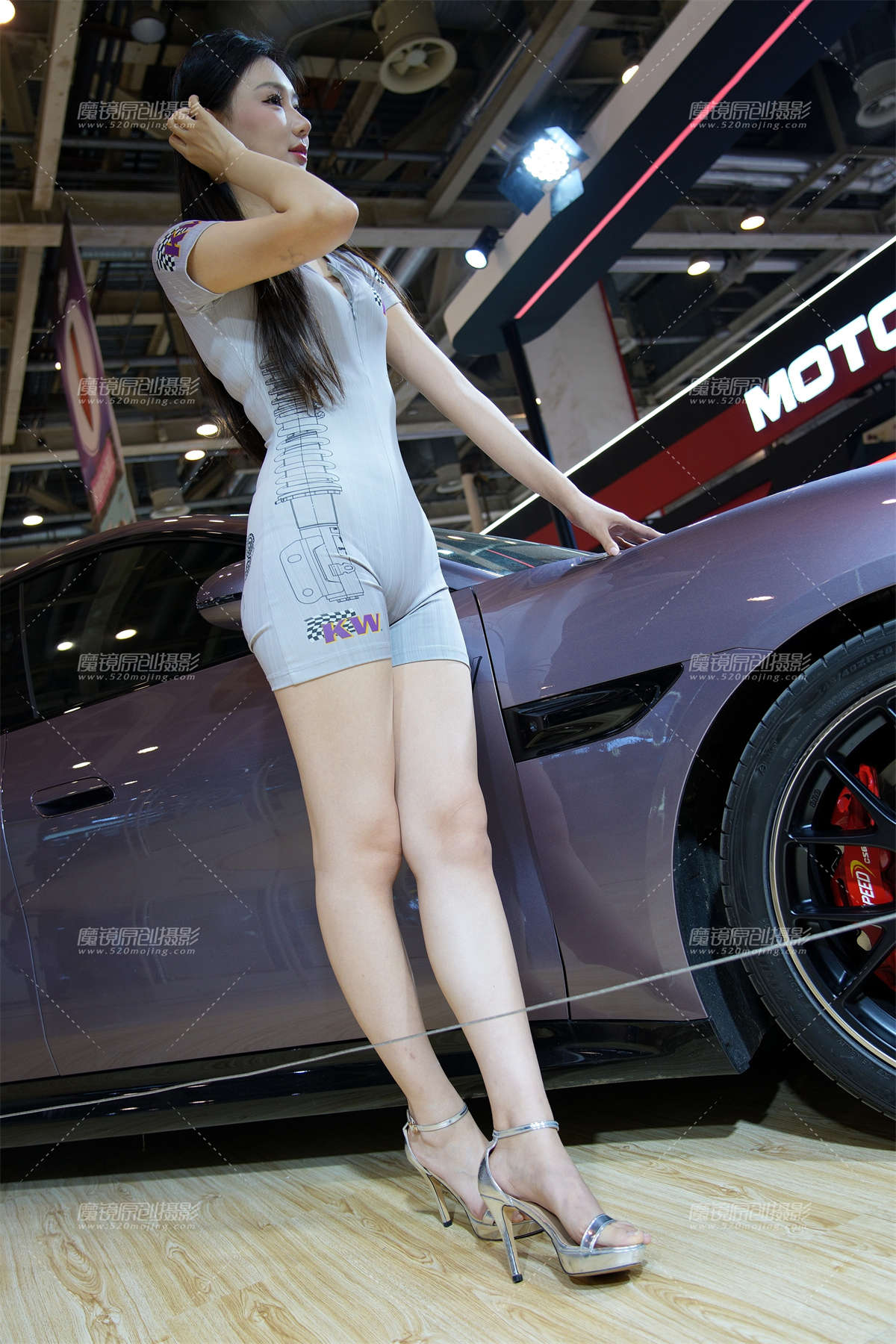 KW浅色紧身制服（6K）-日更街拍