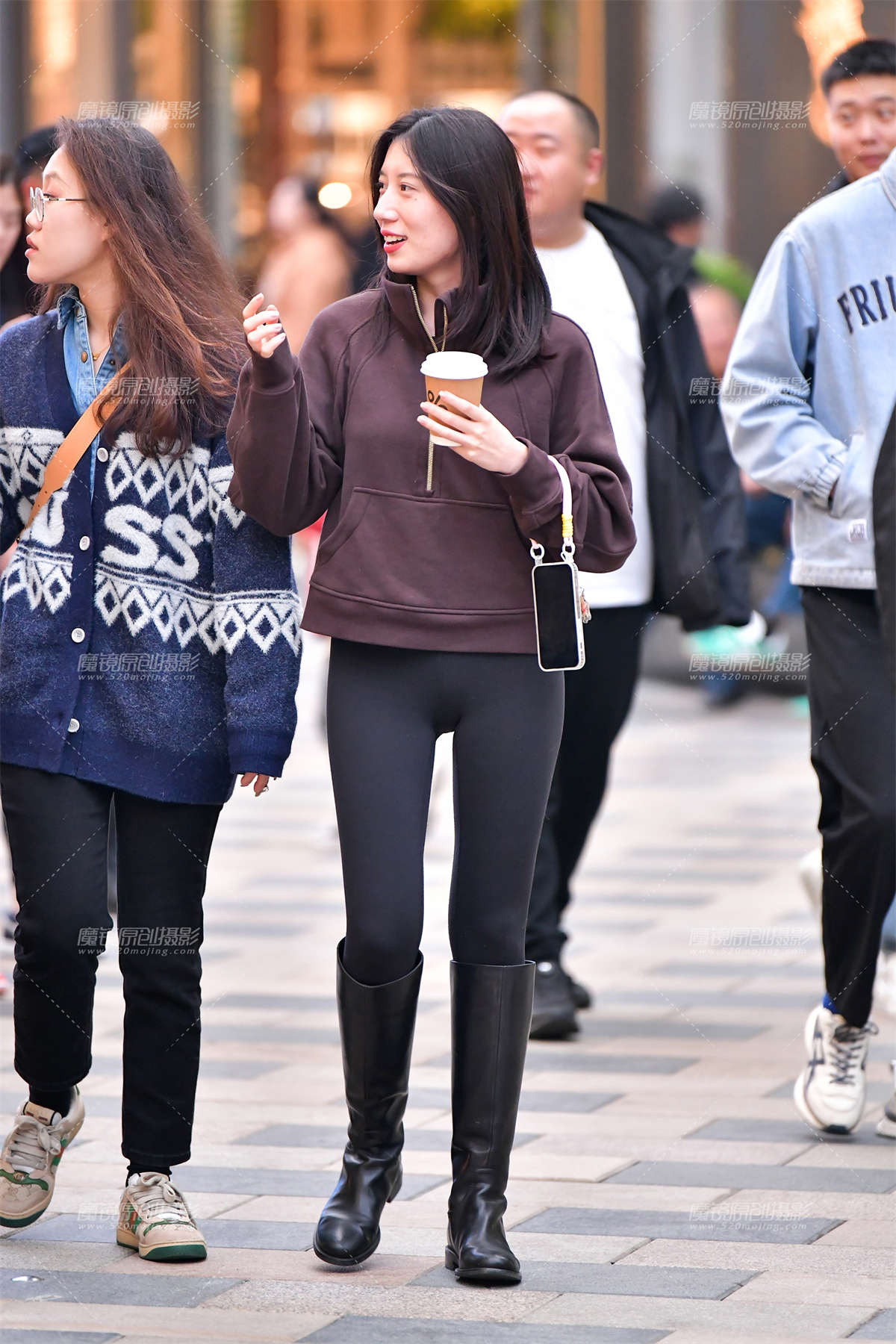 图片[2]-★腼腆针织短裙美女-日更街拍