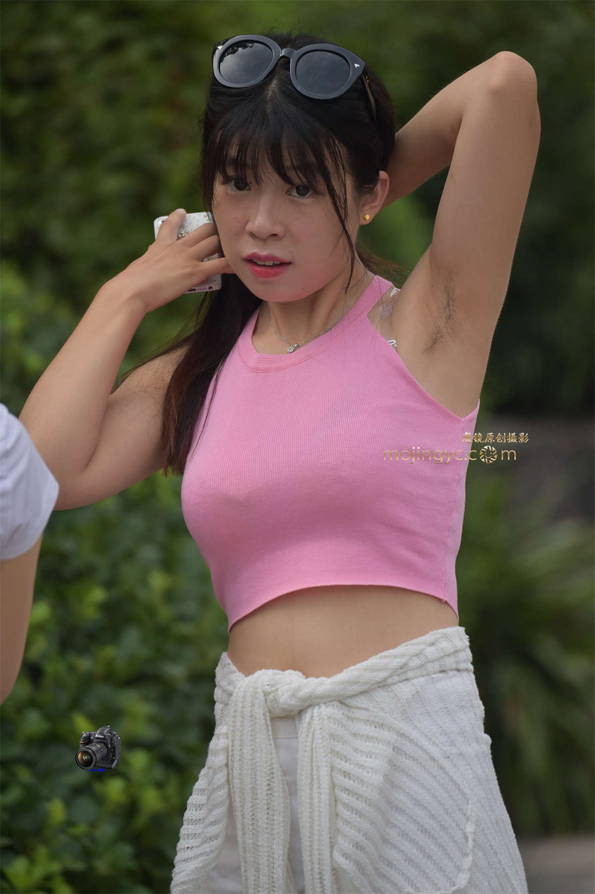 2016-03-14丰满胸部美眉8张-日更街拍