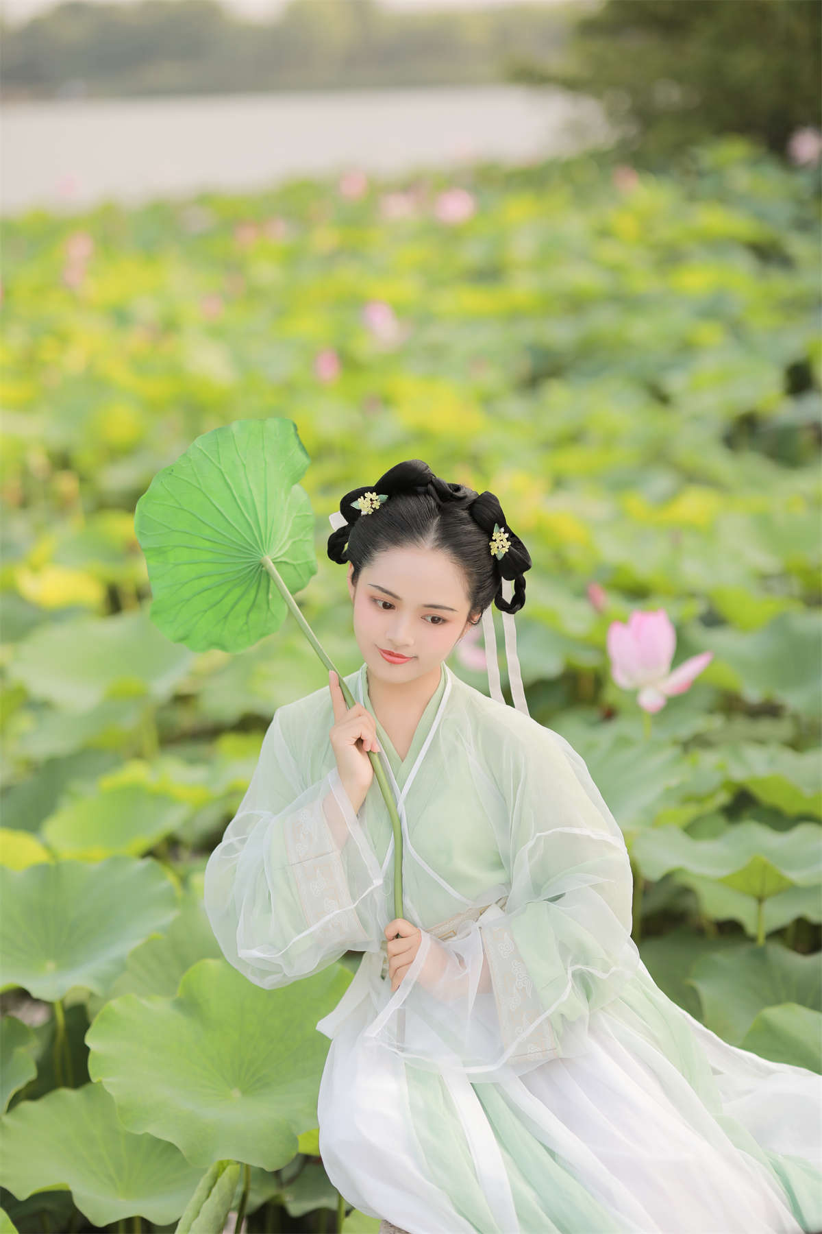YITUYU艺图语 2022.08.27 荷趣 溪木若颖-日更街拍