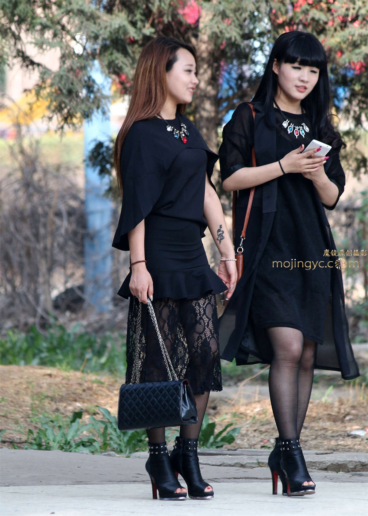 图片[2]-第325篇★黑丝两妞★-32P-日更街拍