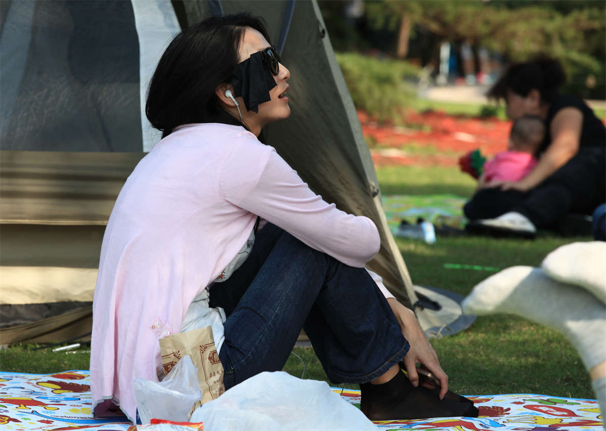 图片[2]-踏青公园街拍系列No.579 黑丝和肉丝拼盆-日更街拍