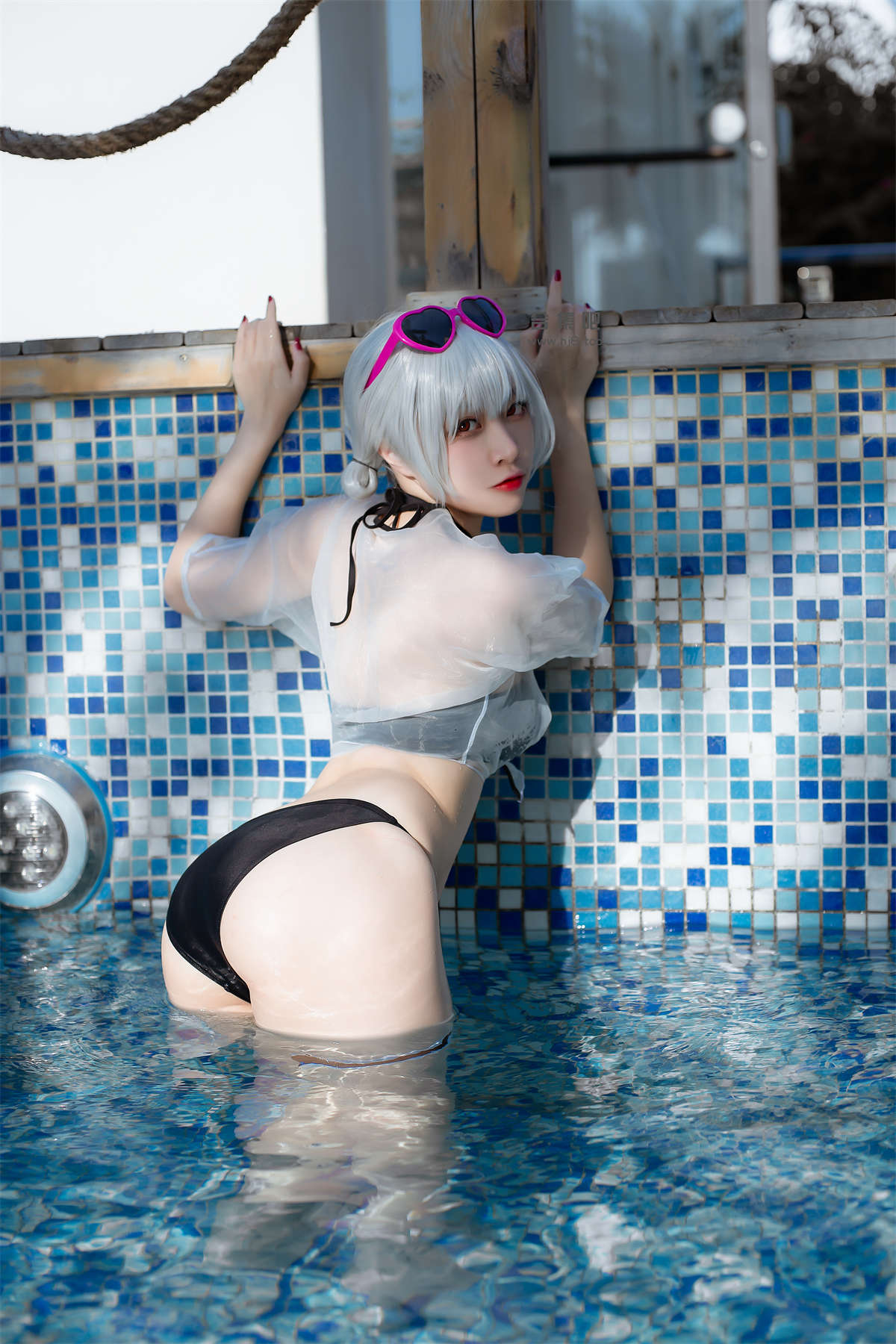 图片[2]-高产型Coser-二佐Nisa 碧蓝航线 天狼星泳装-日更街拍