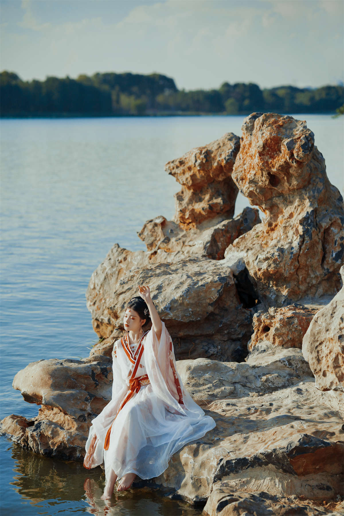 YITUYU艺图语 2022.08.14 总有人间一两风 悦璃插图1