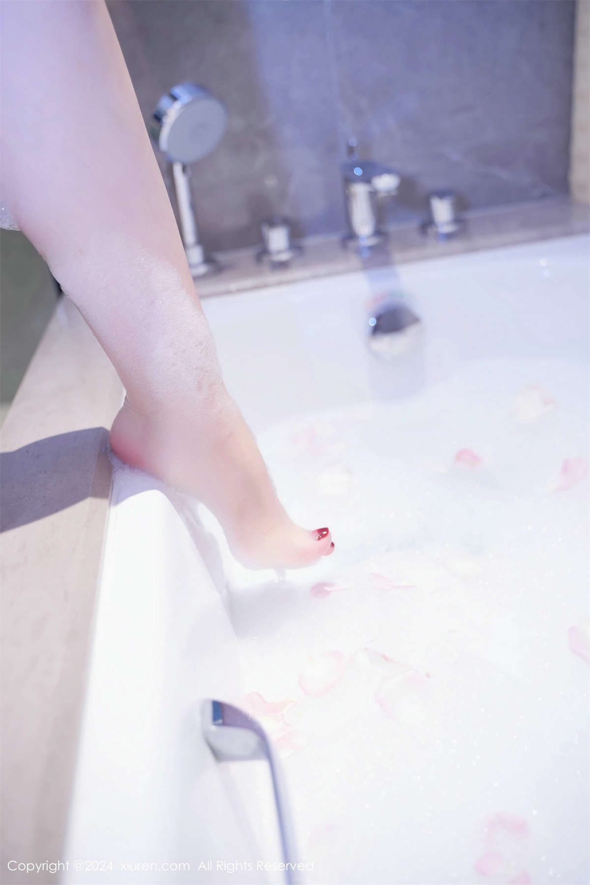 图片[2]-Xiuren秀人网 2024.04.18 No.8416 美七 Mia-日更街拍