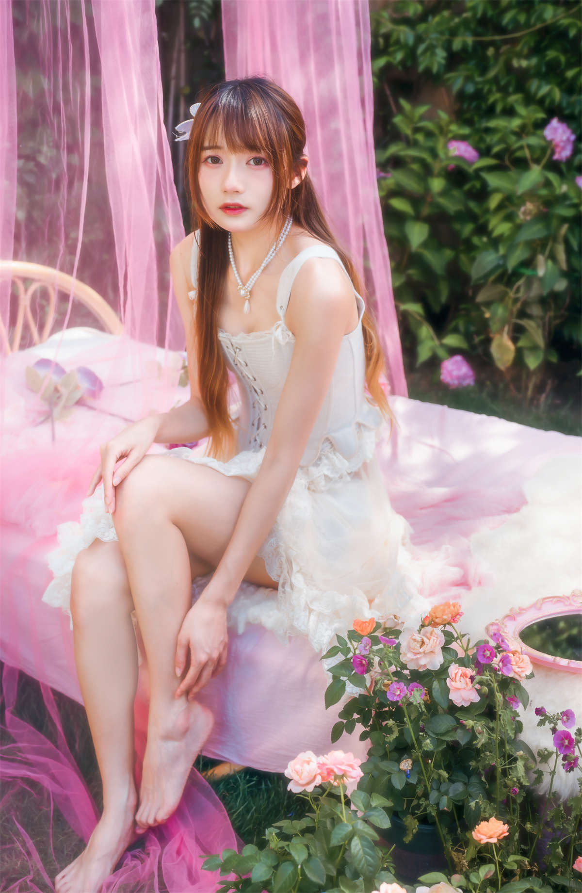 YITUYU艺图语 2022.10.10 白玫瑰魔女 啊颜不咸-日更街拍