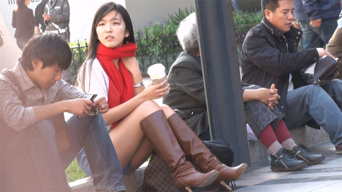 图片[2]-大白腿长靴美女-日更街拍