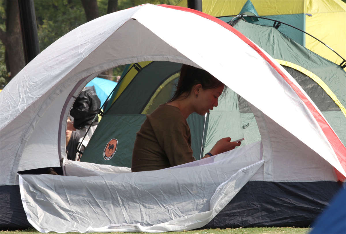 图片[2]-踏青公园街拍系列No.582 修长美少妇，足底终显露-日更街拍