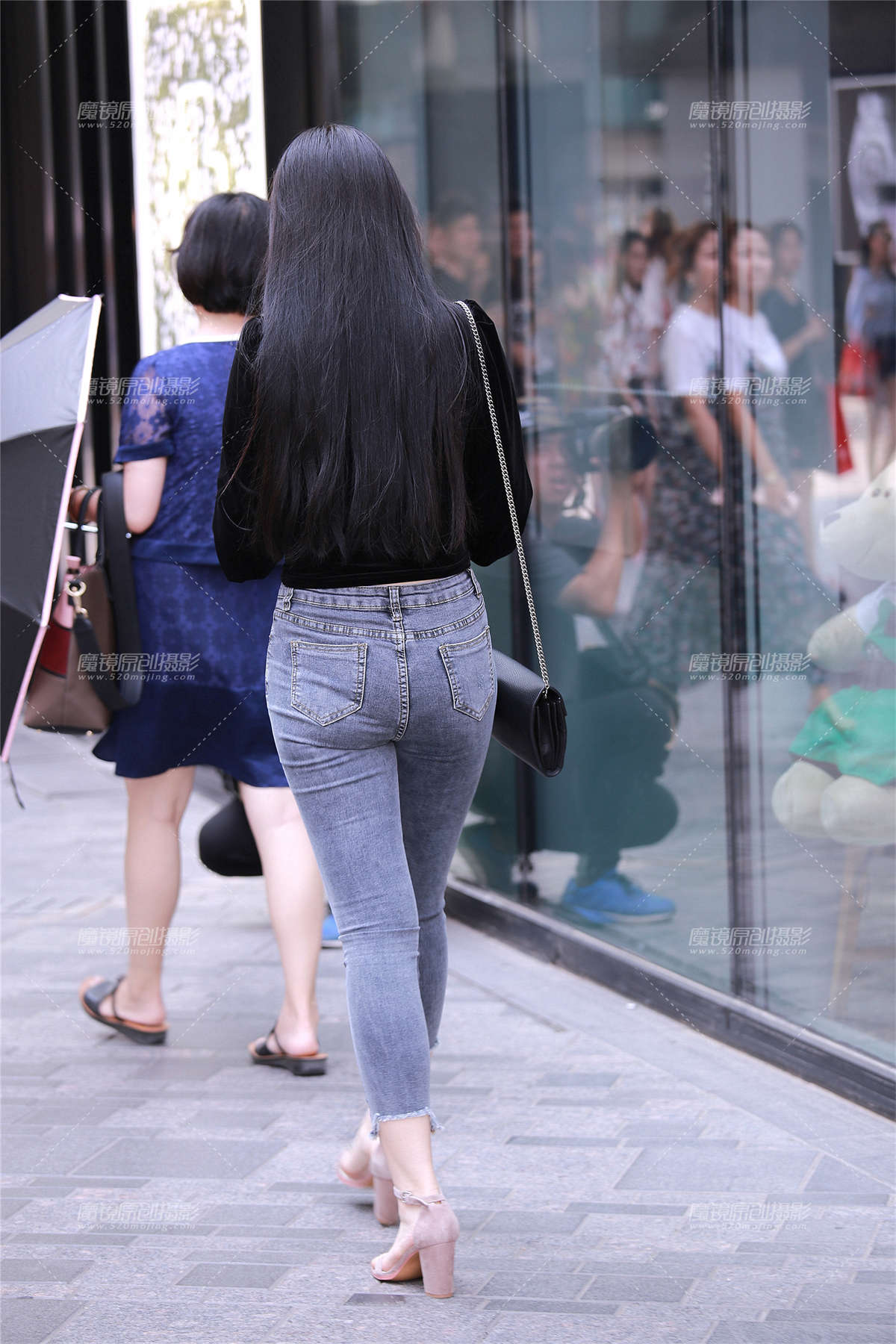 图片[2]-清秀牛仔裤美女-日更街拍