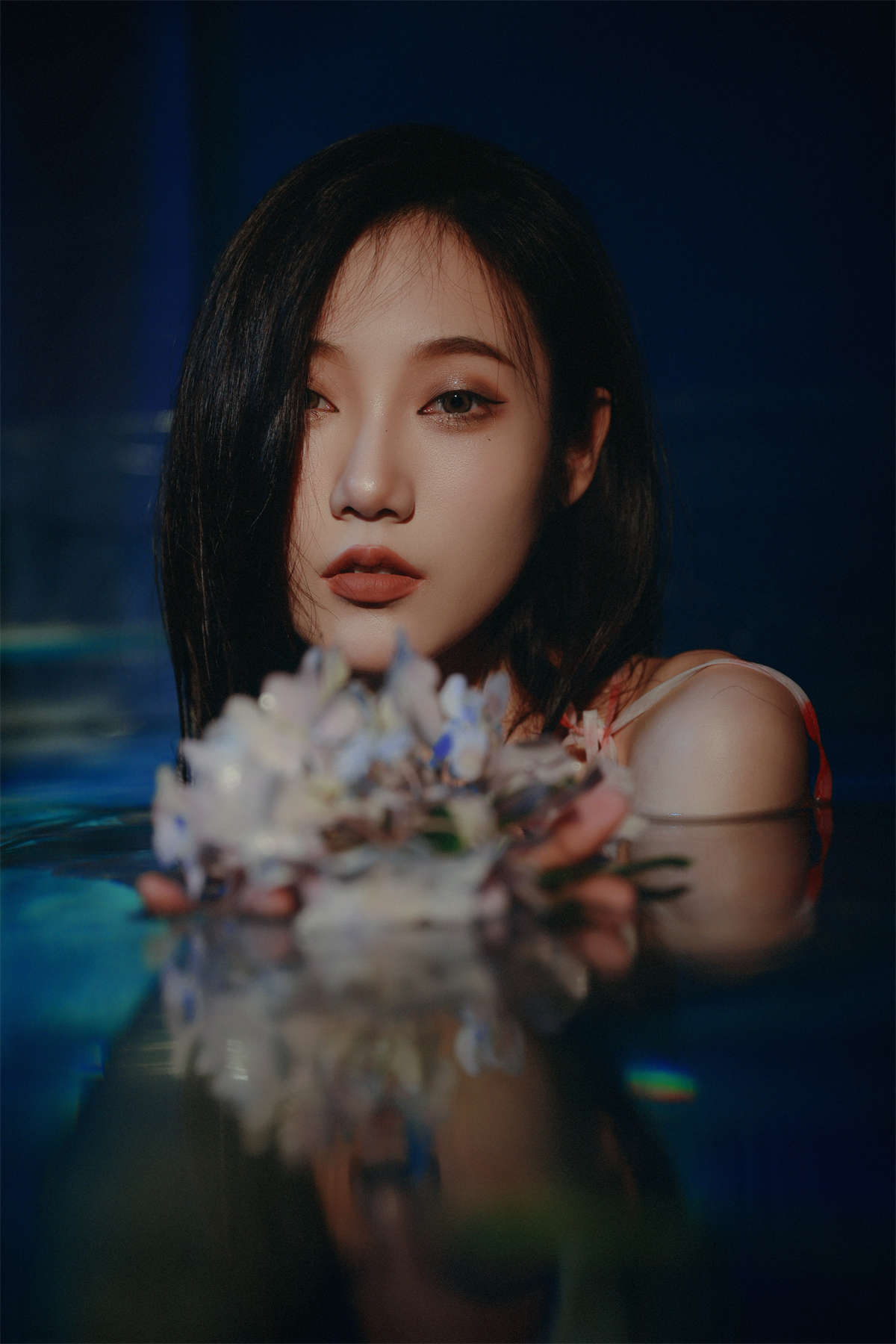 YITUYU艺图语 2022.08.27 有人喜欢蓝 阿万插图1