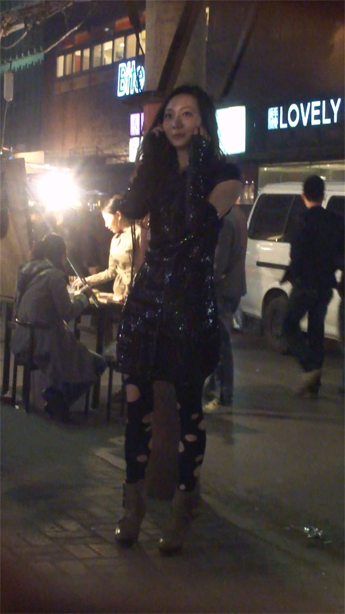 图片[2]-街拍美女的破洞紧身裤很性感-日更街拍