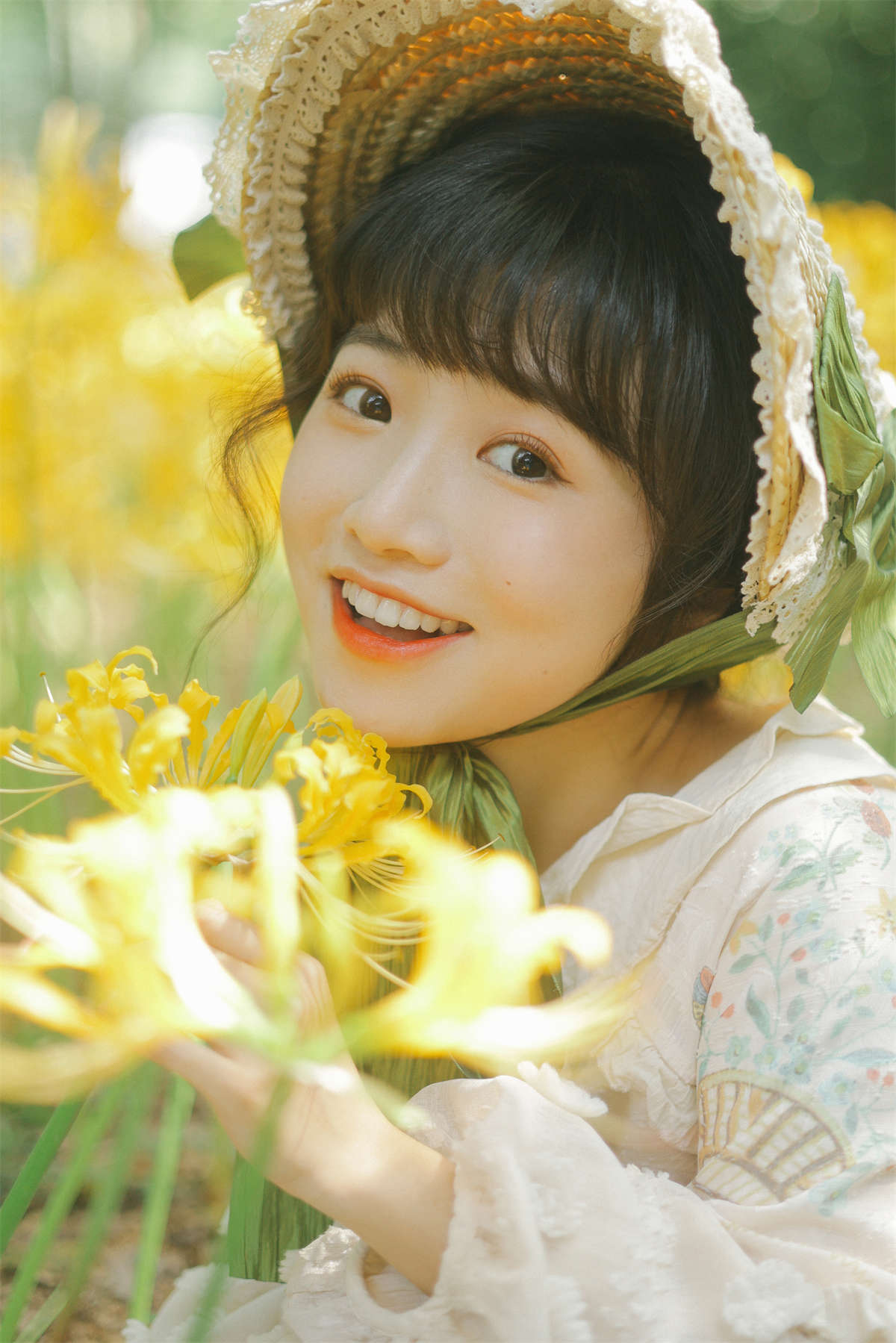 YITUYU艺图语 2022.10.04 彼岸花开 蓝胖子-插图1