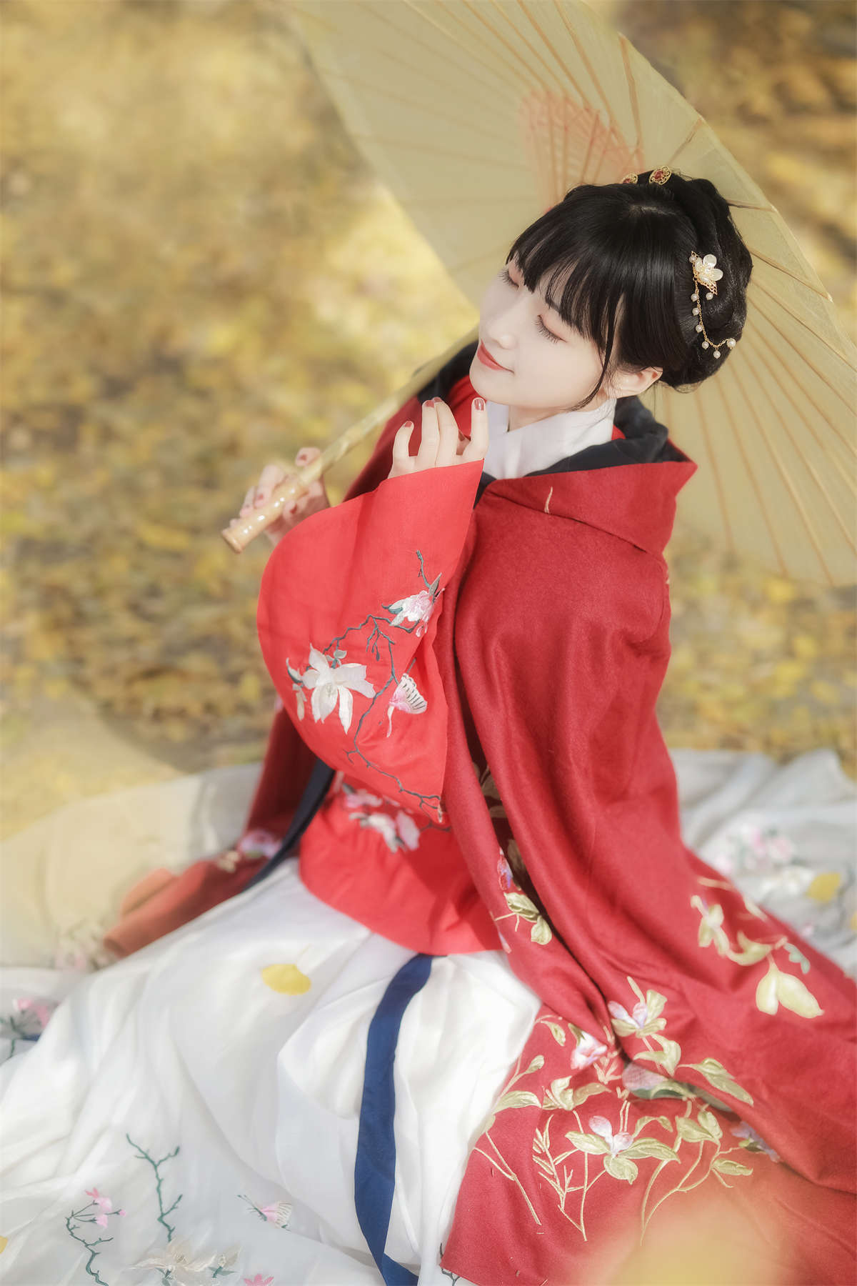 图片[2]-YITUYU艺图语 2022.03.23 满园银杏落秋风 荞兜麻黛-日更街拍