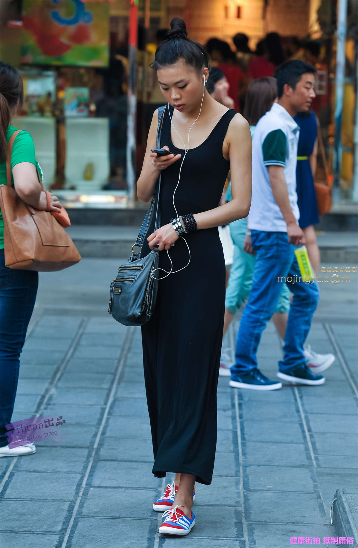 李欢原创-黑色一步裙，蜂腰翘臀（13P）-日更街拍