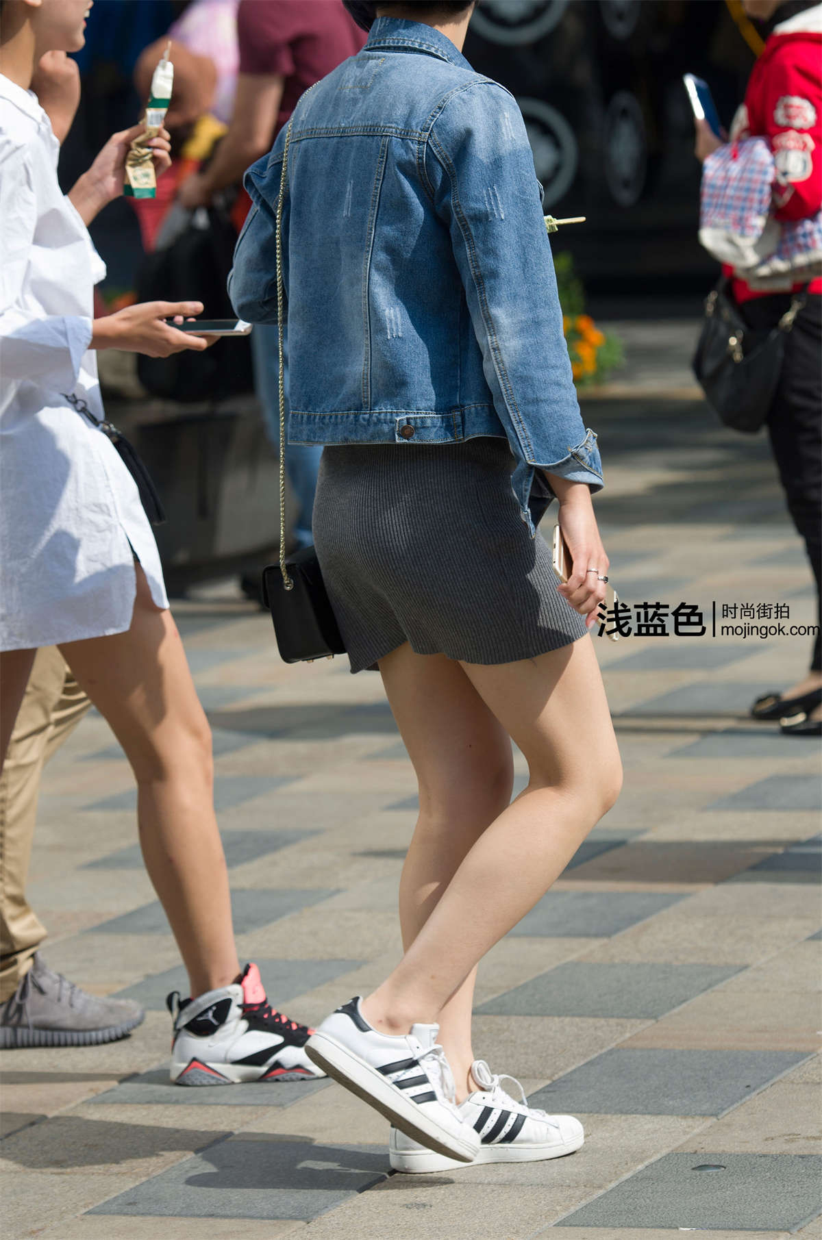 灰裙（16p）-日更街拍