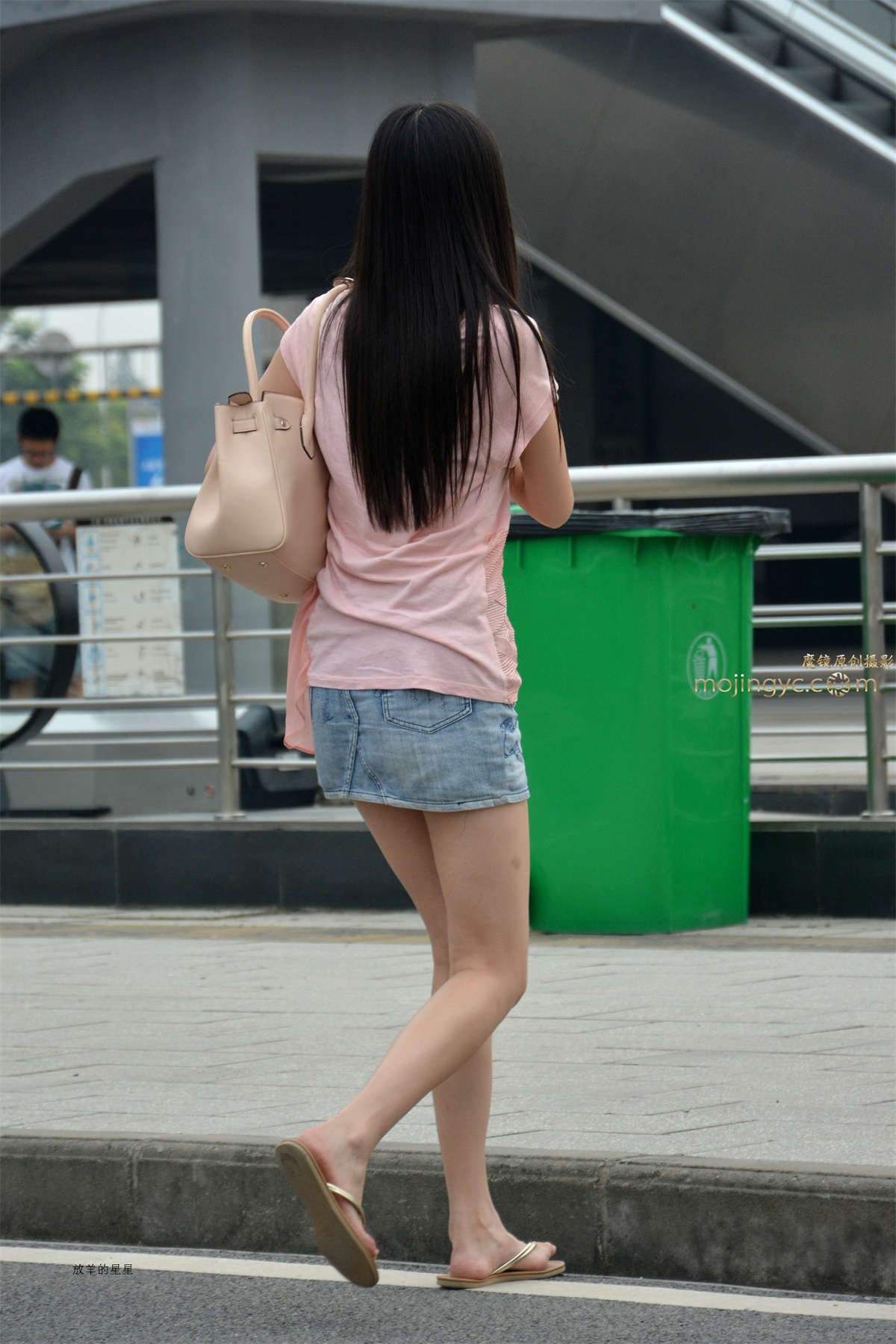 【放羊的星星】-短裙，裸腿【12P】-日更街拍