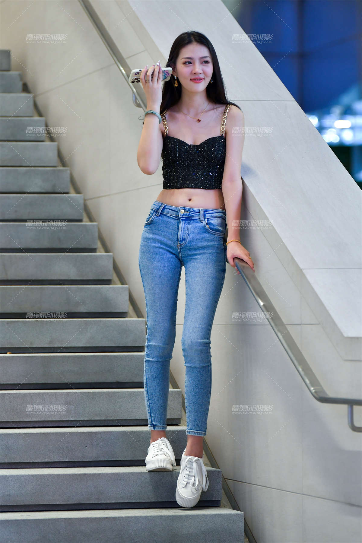 ★漂亮牛仔裤美女-日更街拍