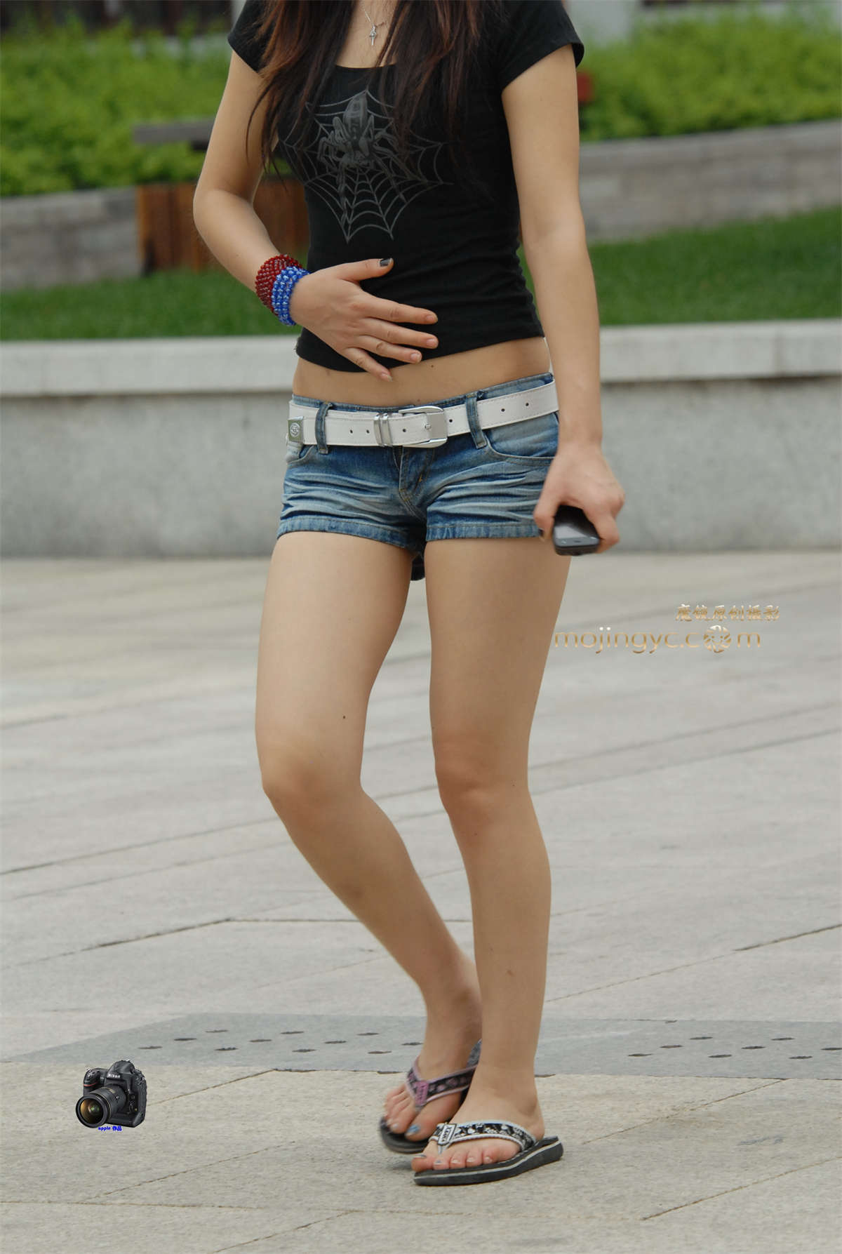 图片[2]-2016-04-08紧身小热裤妹妹20张-日更街拍