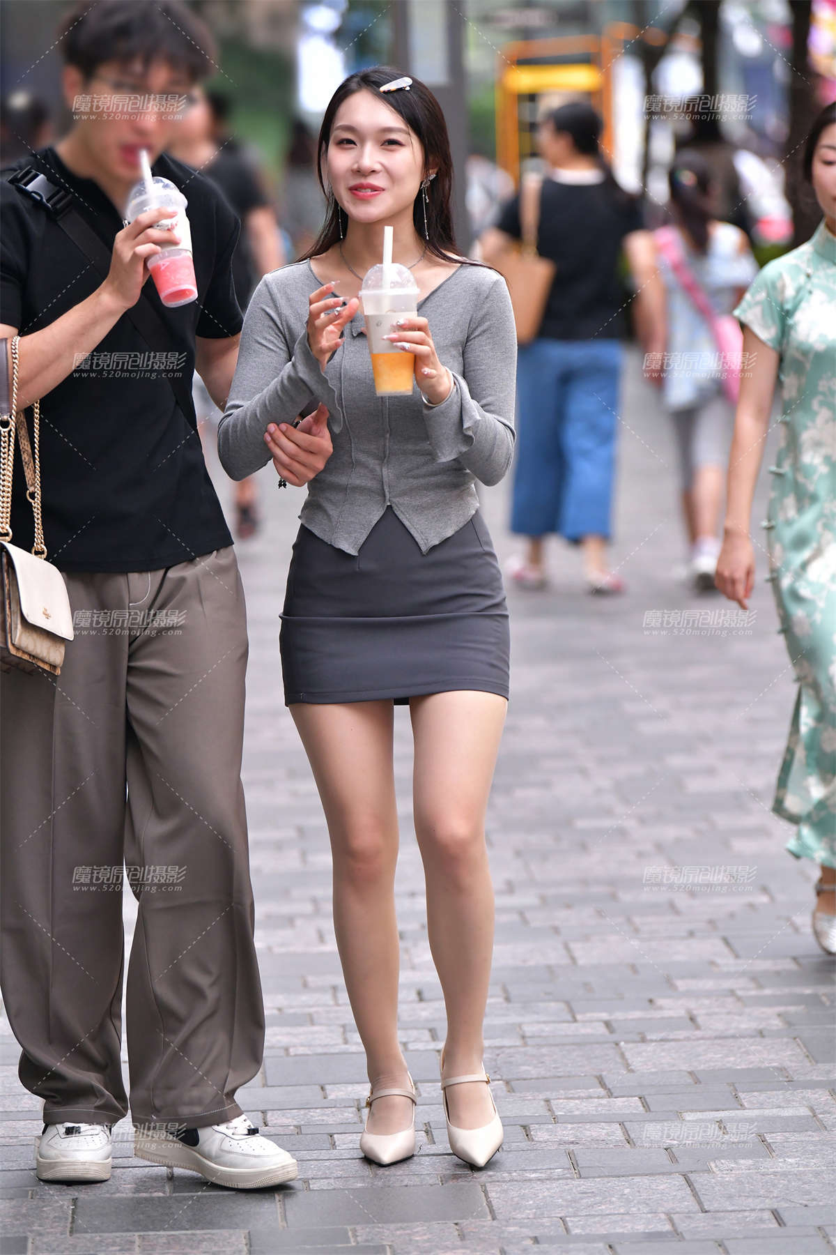 图片[2]-★丝袜小高跟短裙美女-日更街拍