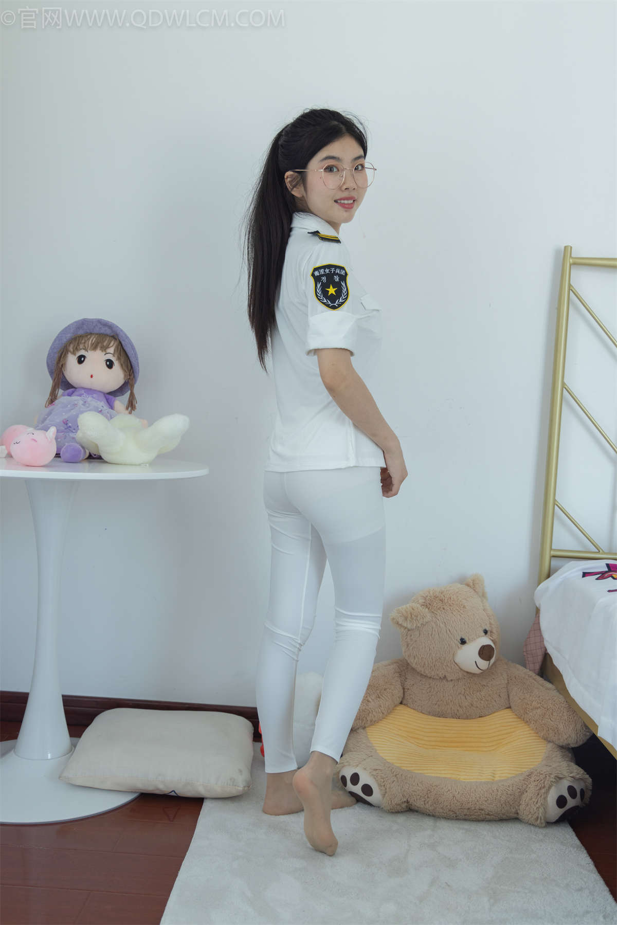 物恋传媒 NO.1234 米米-白色的风-日更街拍