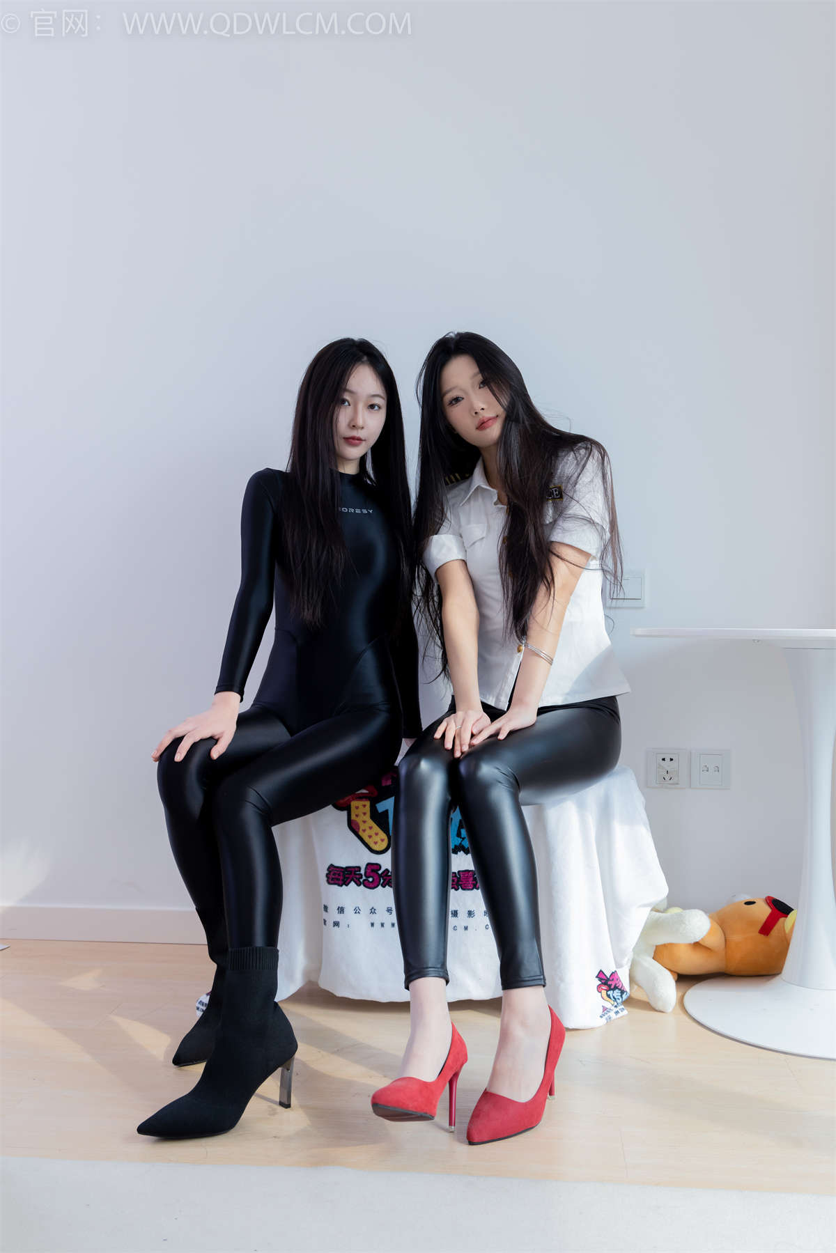 图片[2]-物恋传媒 NO.1887 小竹&美兔-黑白分明-日更街拍