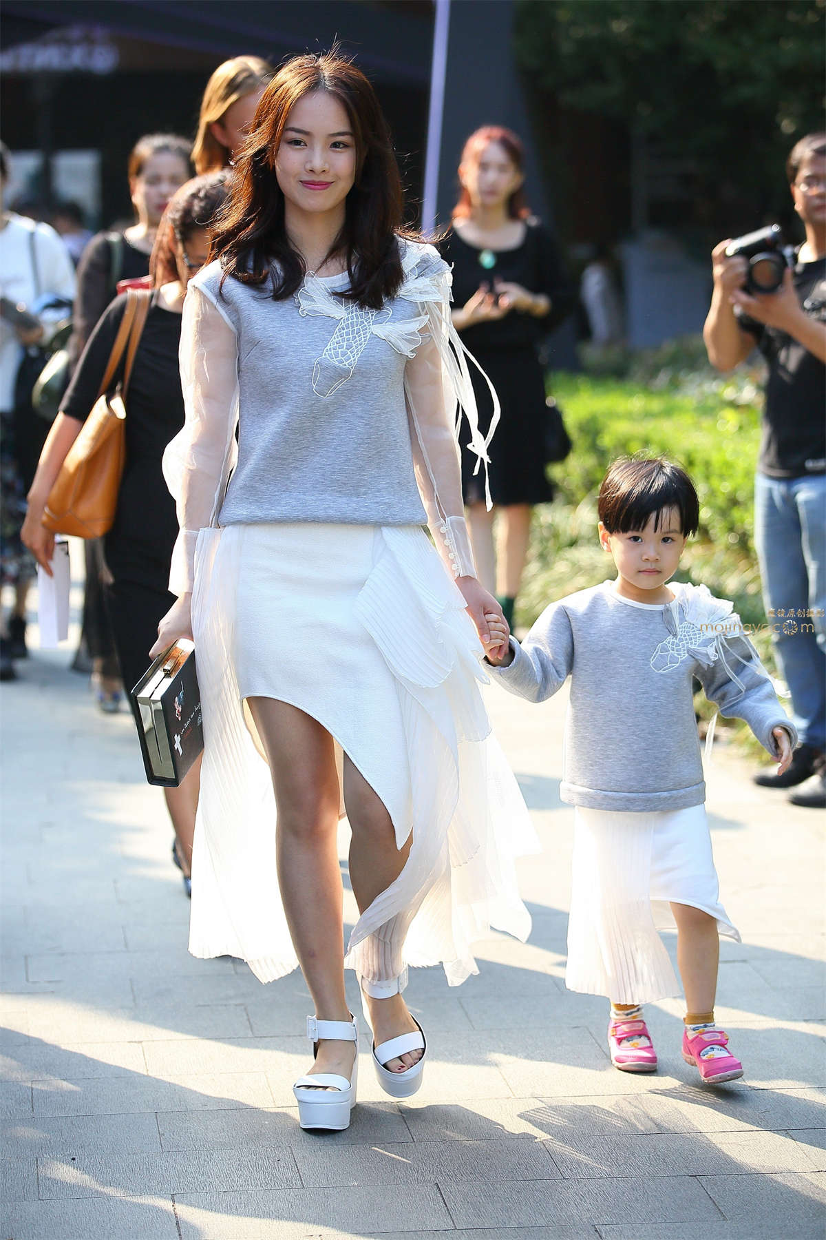 天使般的辣妈-日更街拍