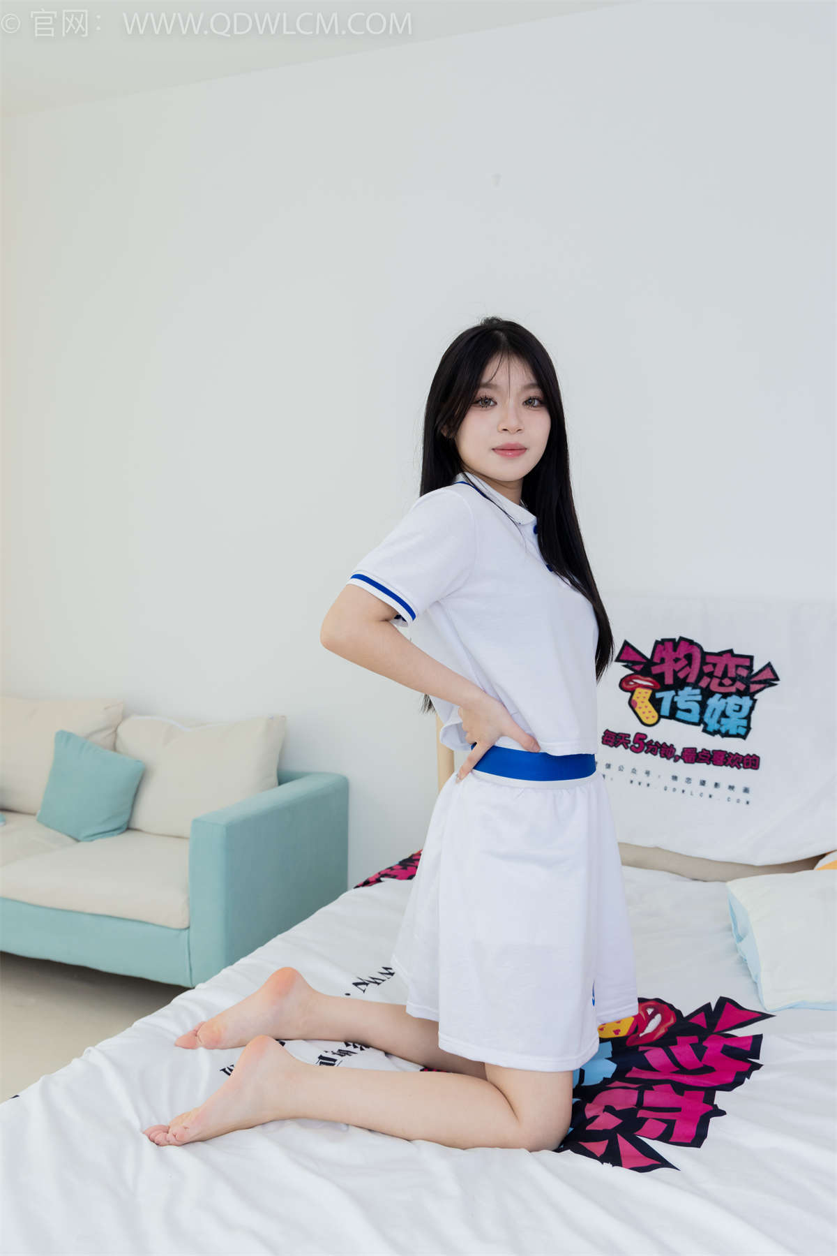 物恋传媒 NO.1888 闪闪-风禾尽起-日更街拍