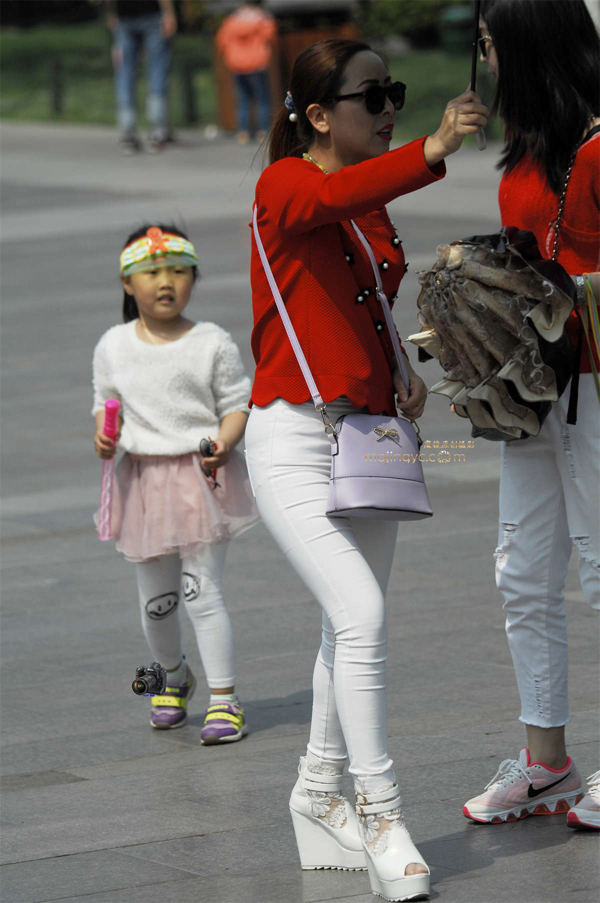 图片[2]-2016-04-28紧身薄透白裤少妇尼康版之二56张-日更街拍