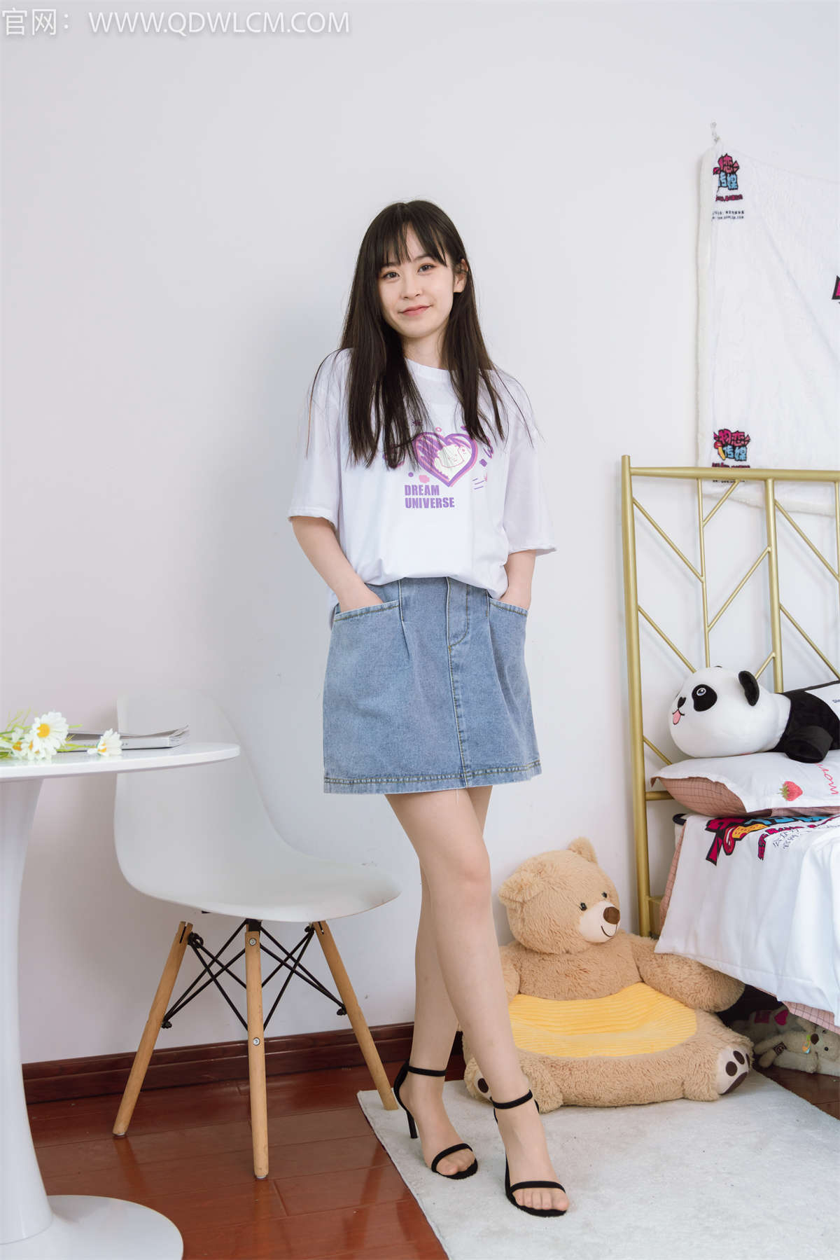 物恋传媒 NO.1293 兮兮-等一朵花开-日更街拍