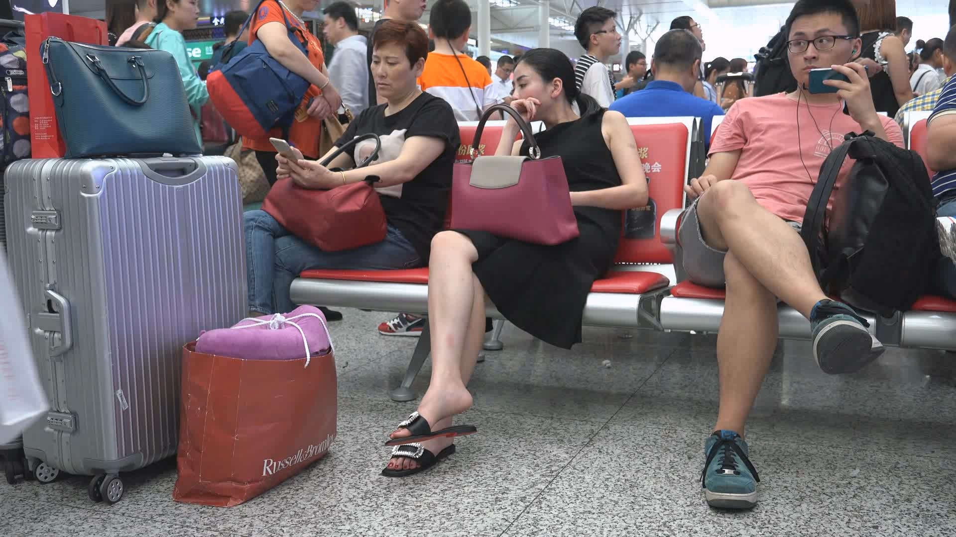 图片[2]-黑色连衣裙美妇-日更街拍