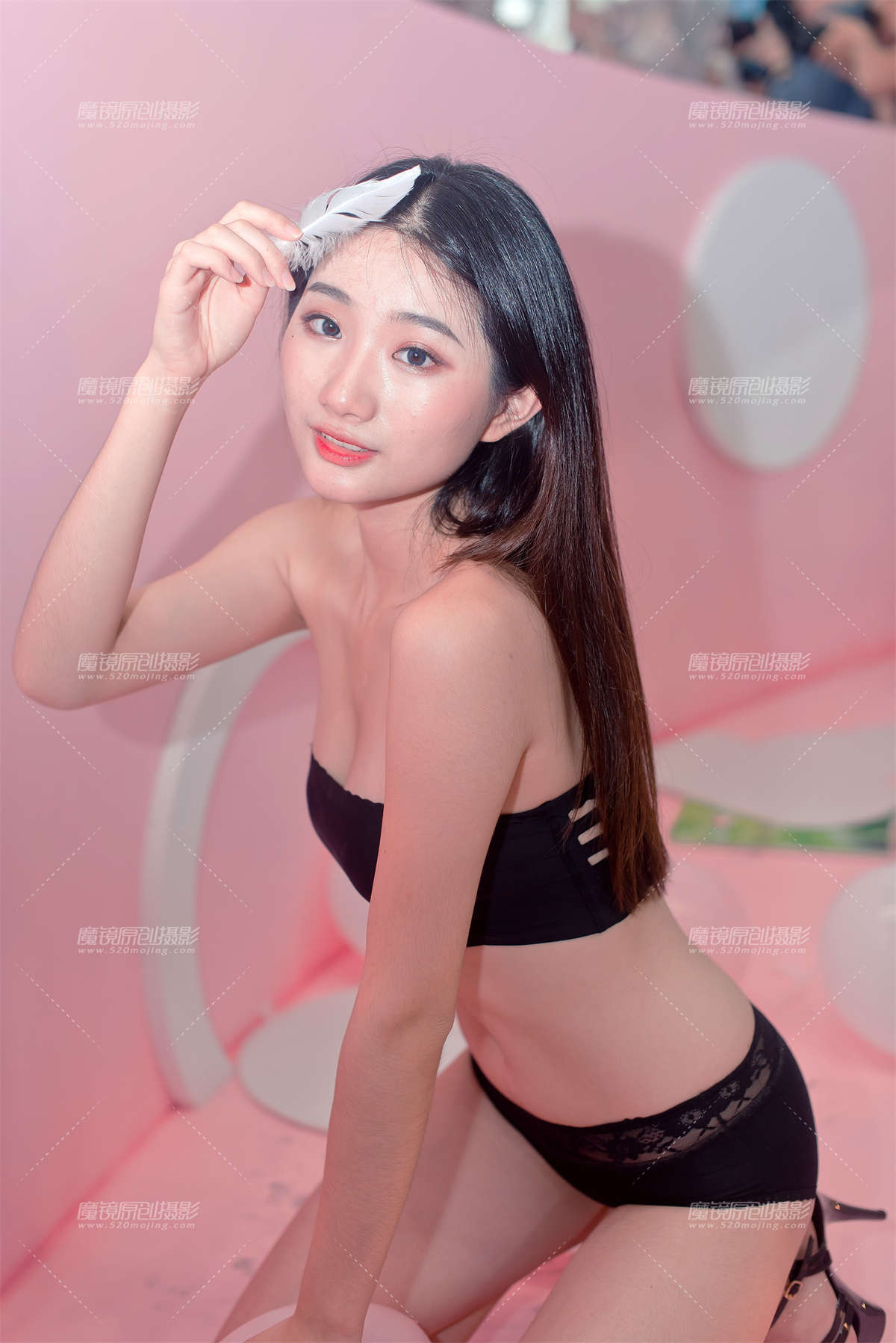 图片[2]-【御风赛贴】2019甚至内衣展可爱小妹-日更街拍