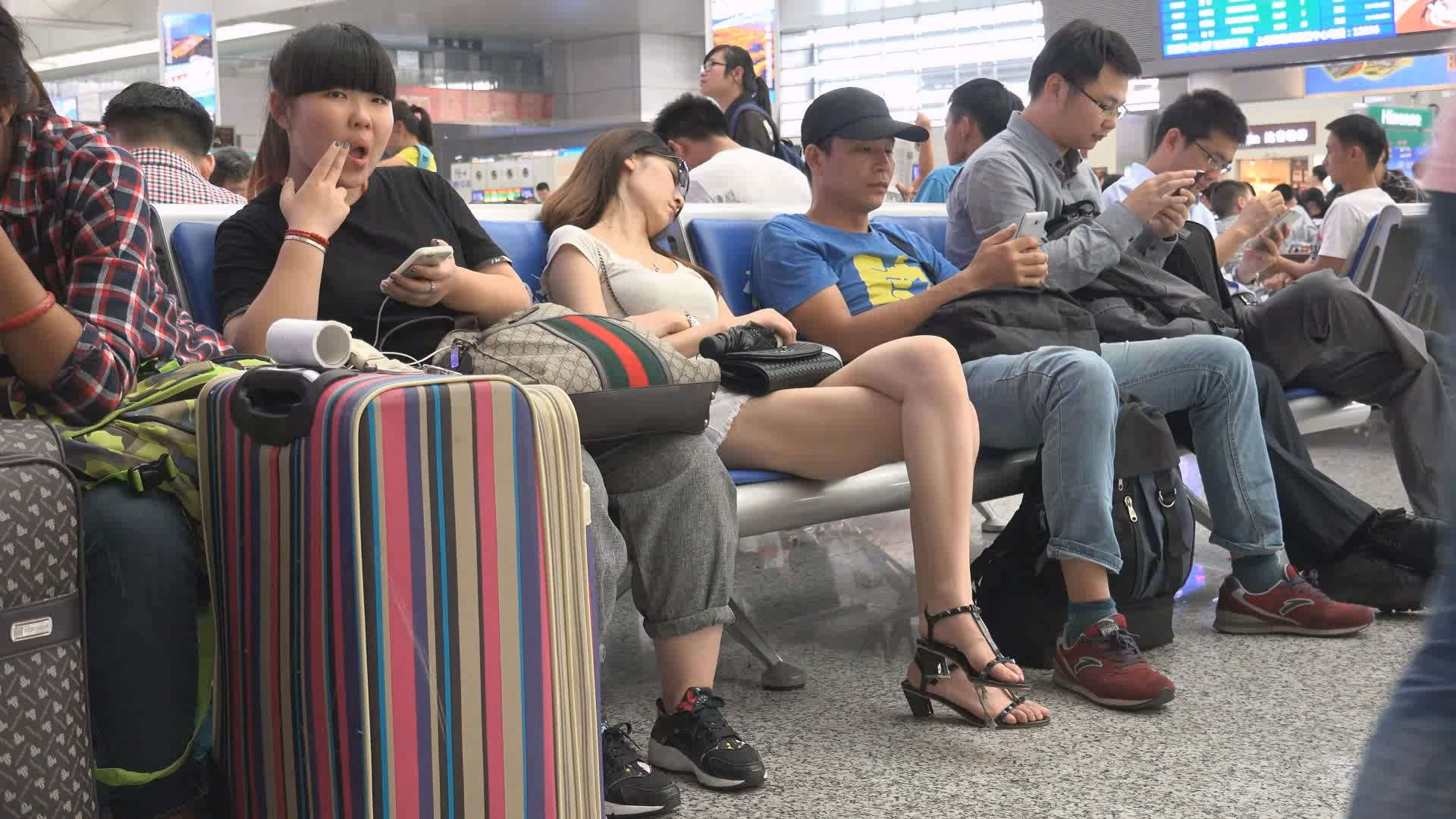 图片[2]-美足凉高跟美腿姐姐-日更街拍