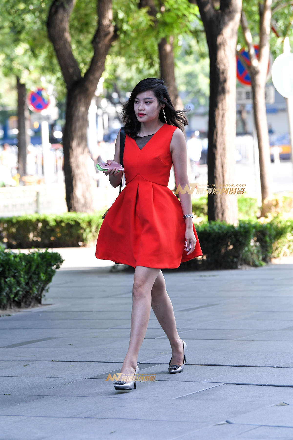 红裙高跟鞋美女-日更街拍