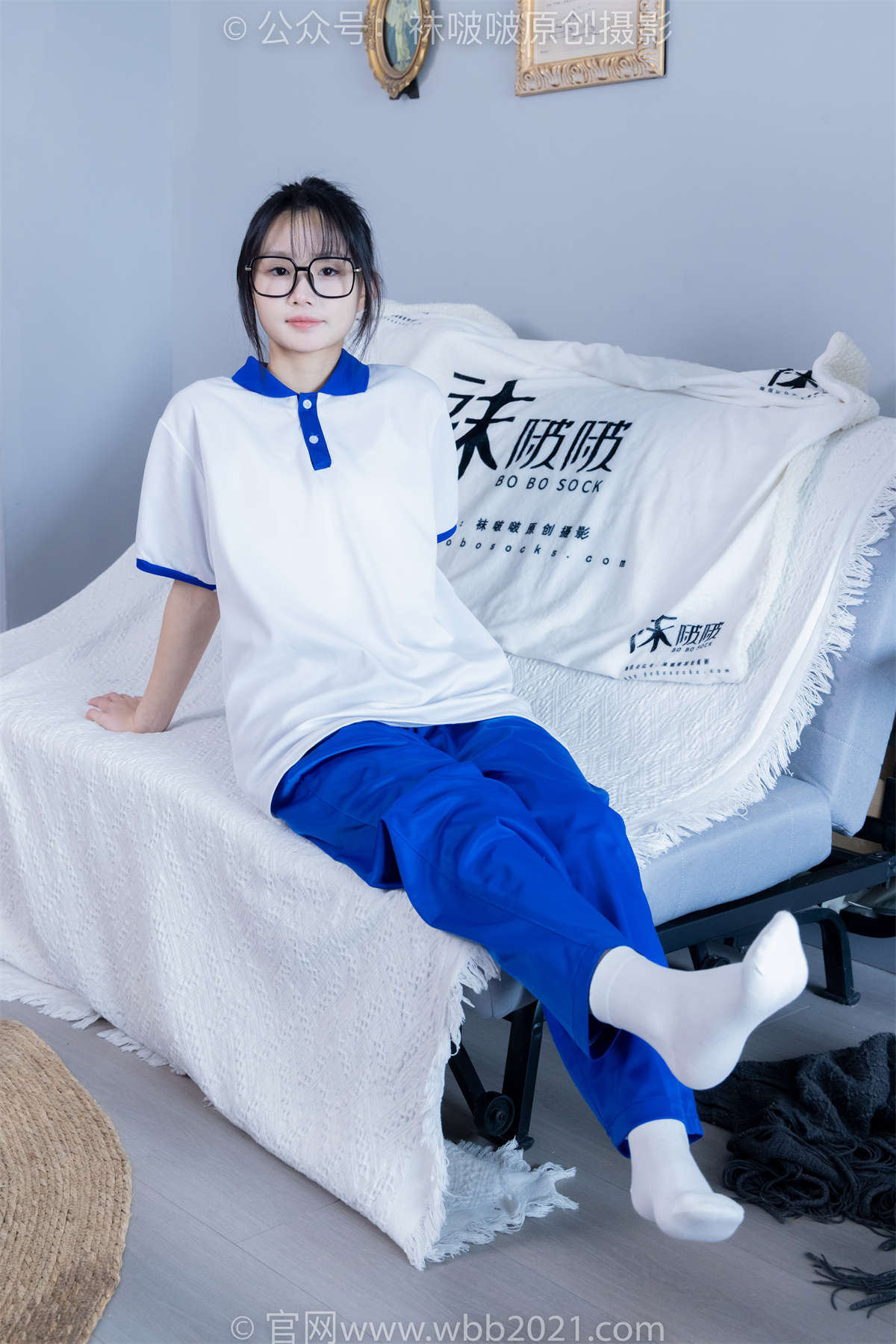 袜啵啵 No.351 甜甜圈-板鞋、白棉袜、肉丝（脚尖加固款）、校服裤里丝 花絮版-日更街拍